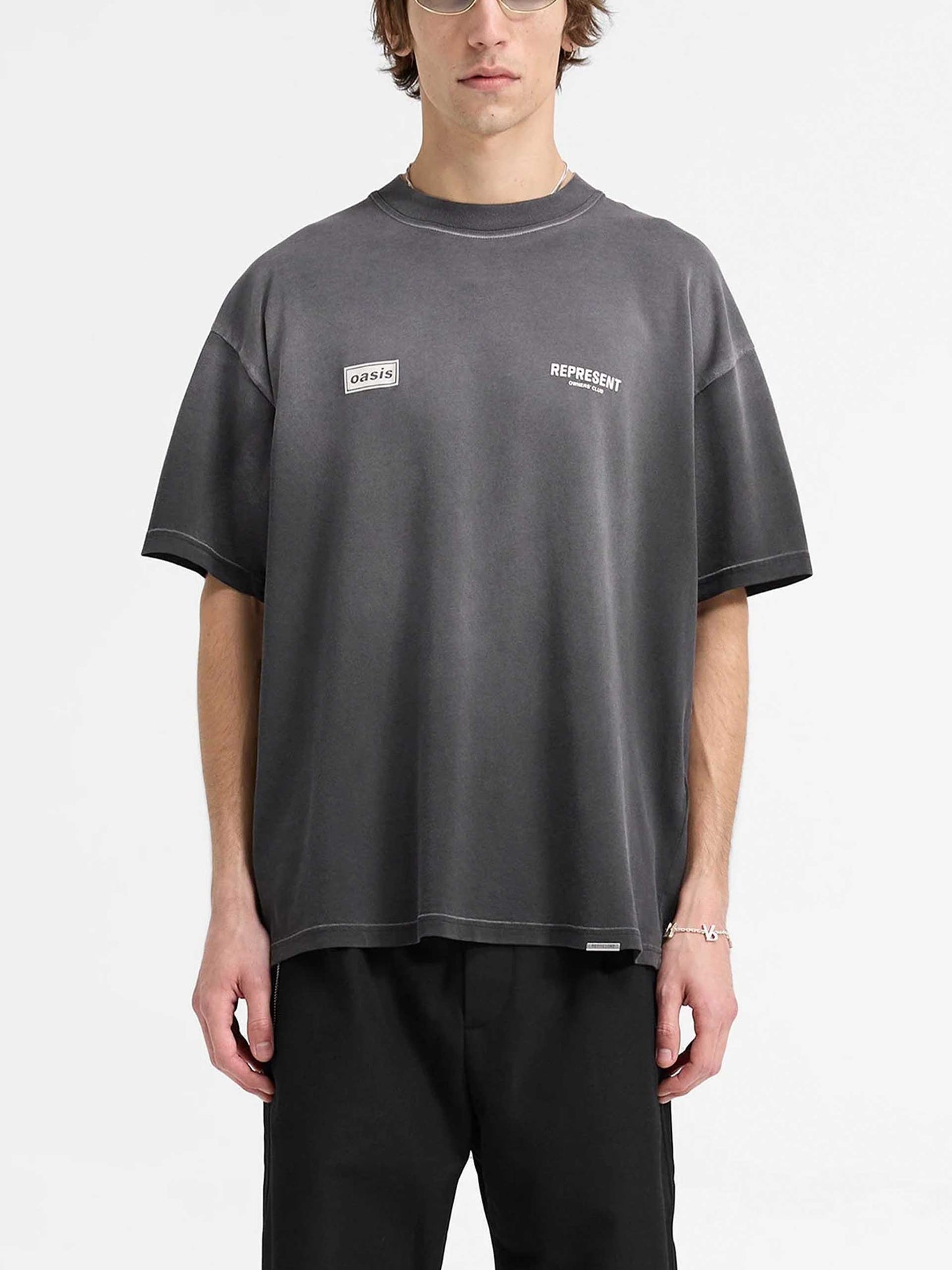 REPRESENT X Oasis Owners Club T-Shirt für Herren in Vintage Schwarz - Vintage Black