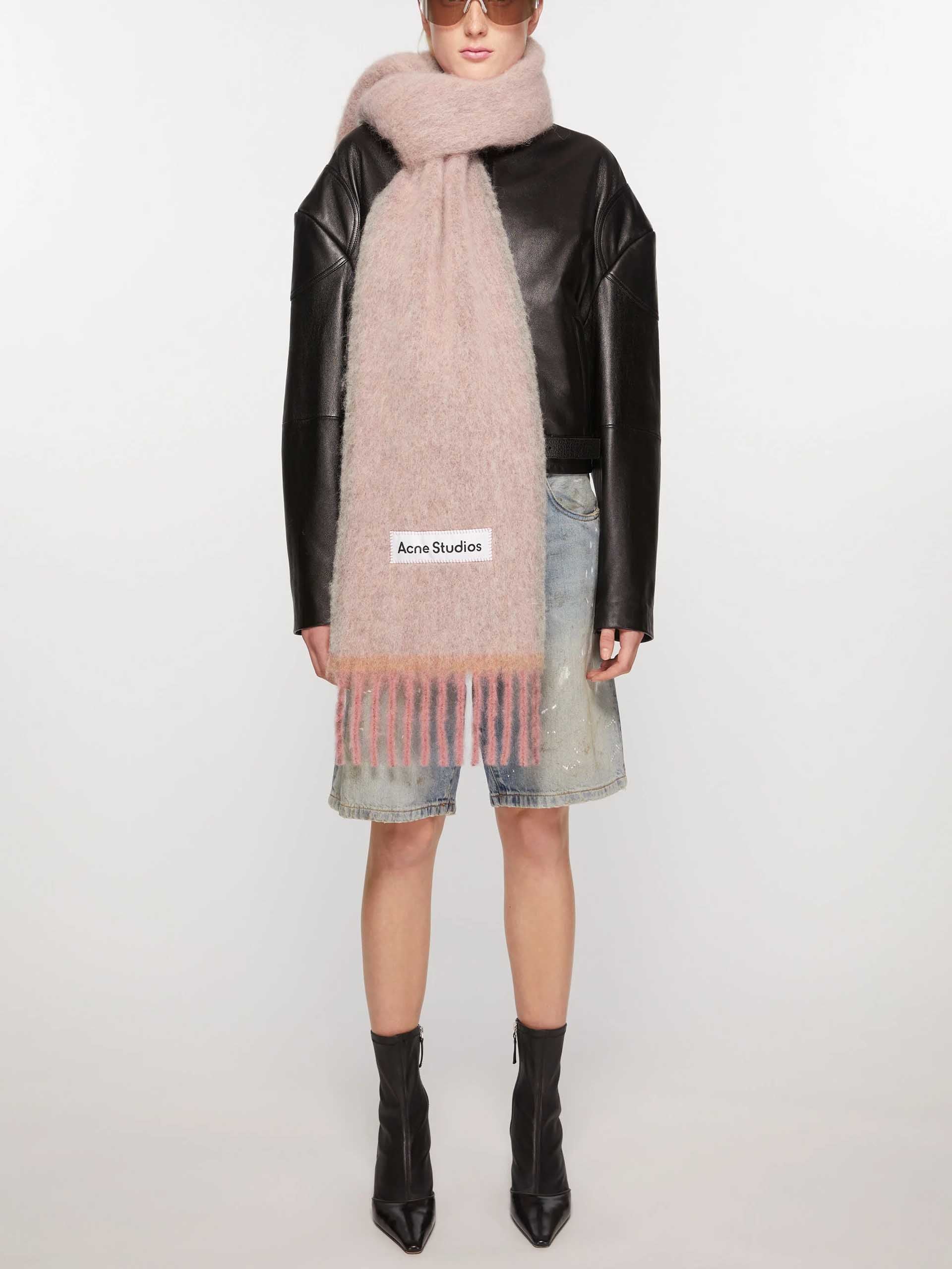 ACNE STUDIOS - Schal mit Fransen aus Wolle und Mohair in Rosa - Dusty Pink