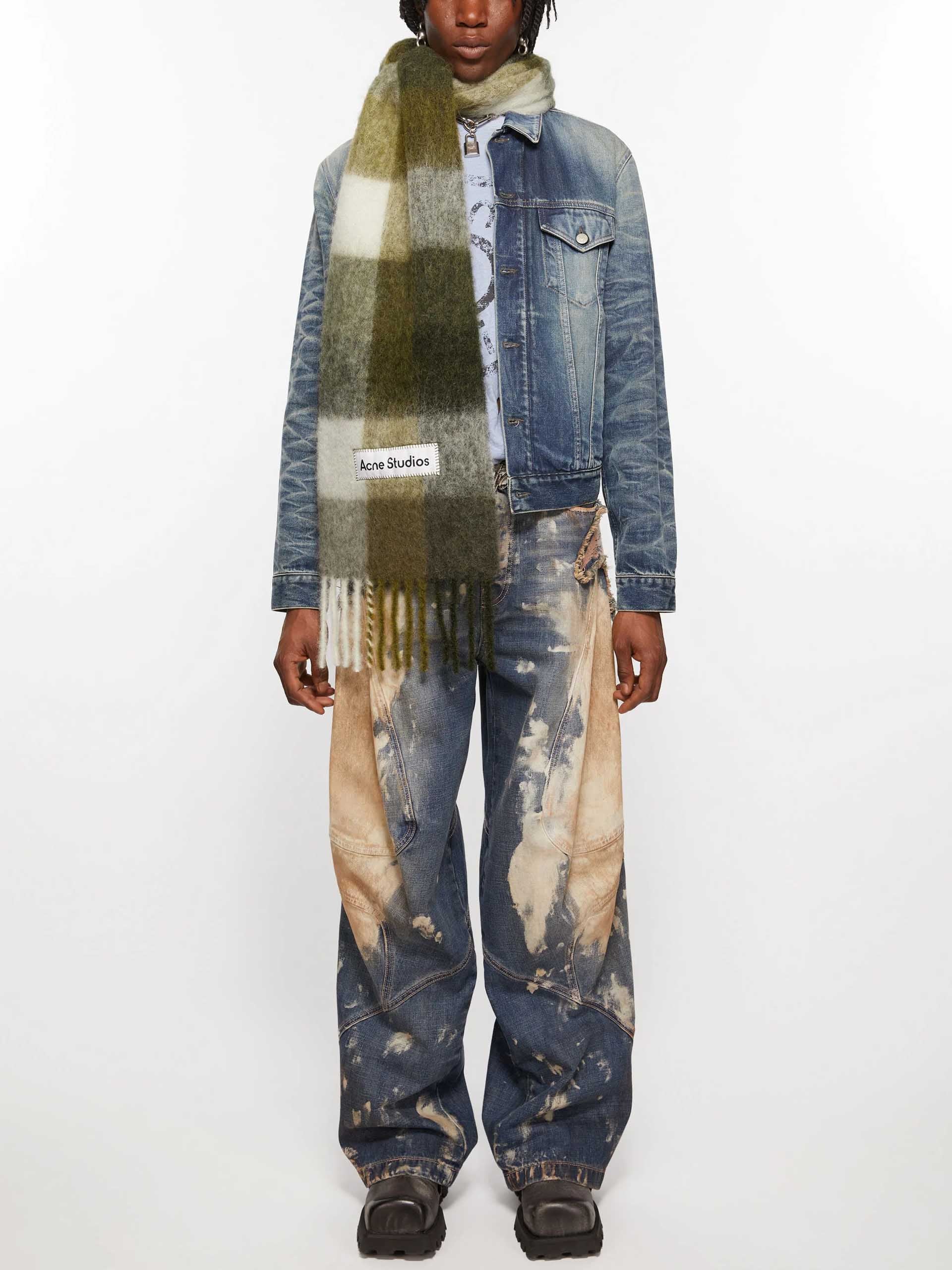 ACNE STUDIOS - Karierter Schal mit Logo-Patch in Taupe / Grün / Schwarz - Taupe / Green / Black