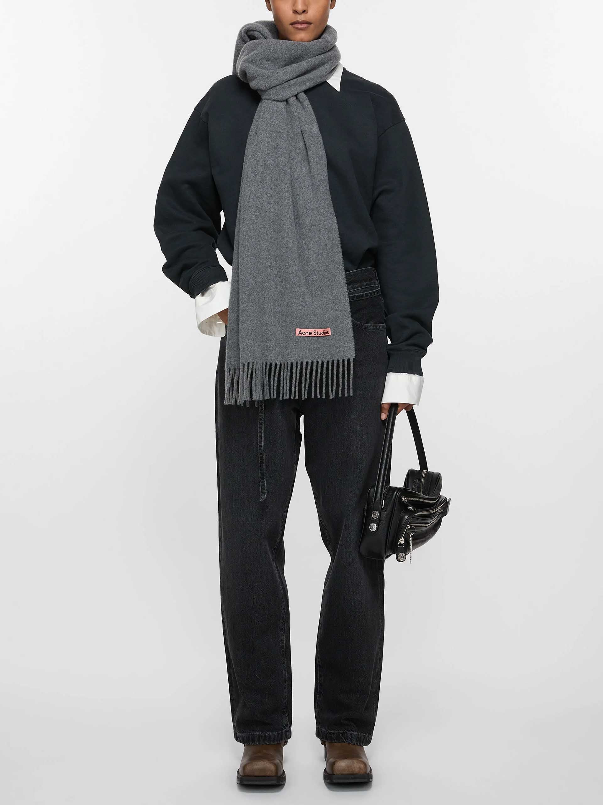 ACNE STUDIOS - Schal aus Wolle mit Logo-Detail in Grau Melange - Grey Melange