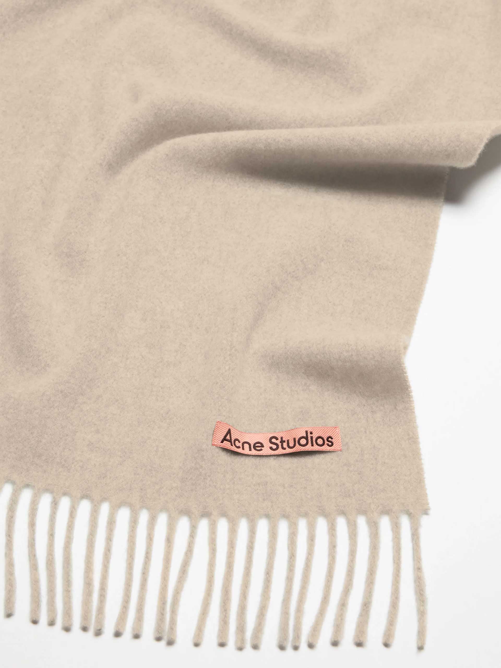 ACNE STUDIOS - Schal aus Wolle mit Logo-Detail in Beige Melange
