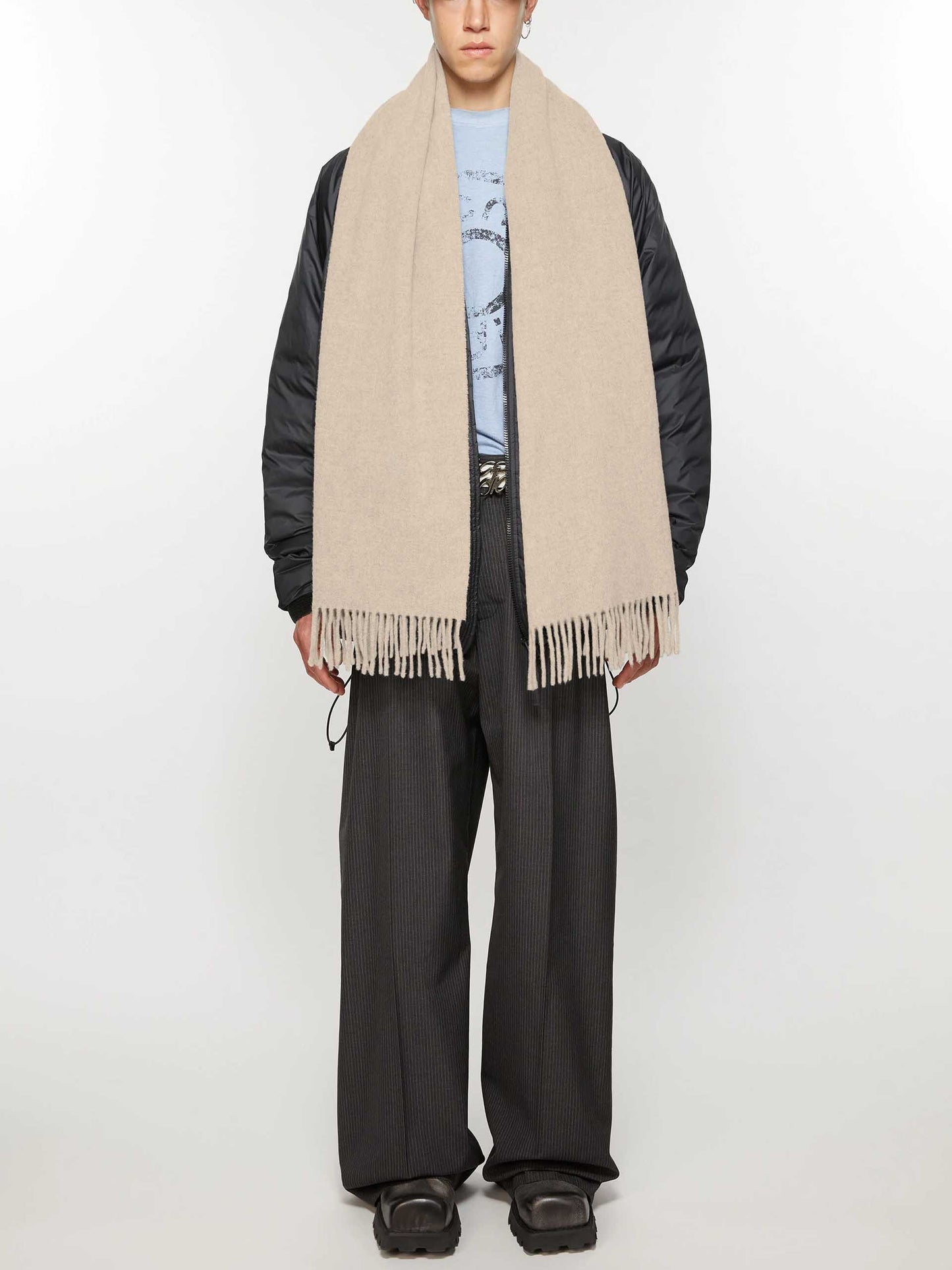 ACNE STUDIOS - Schal aus Wolle mit Logo-Detail in Beige Melange