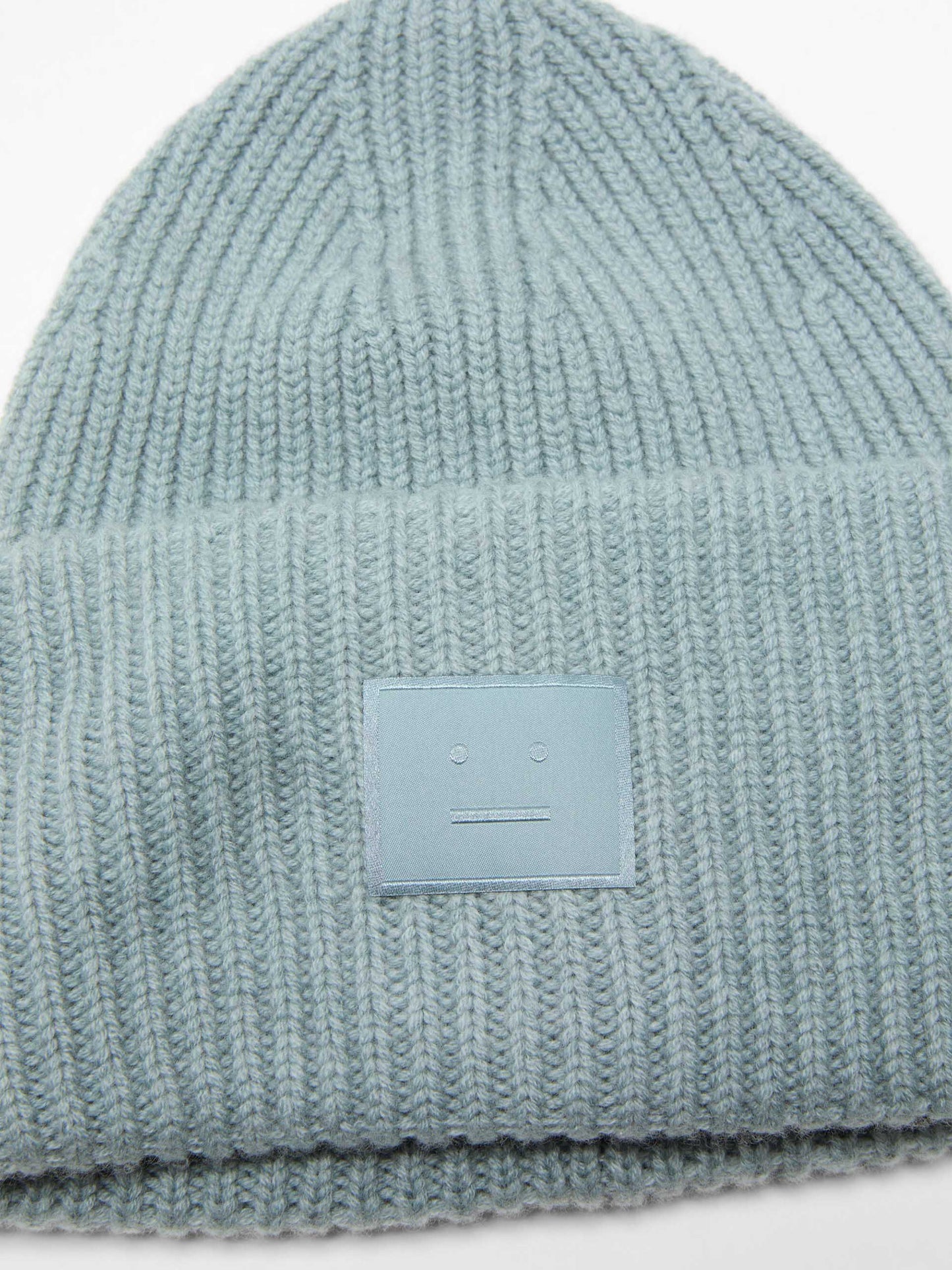 ACNE STUDIOS - Beanie mit Face Logo aus Wollgemisch in Hellblau - Dusty Blue