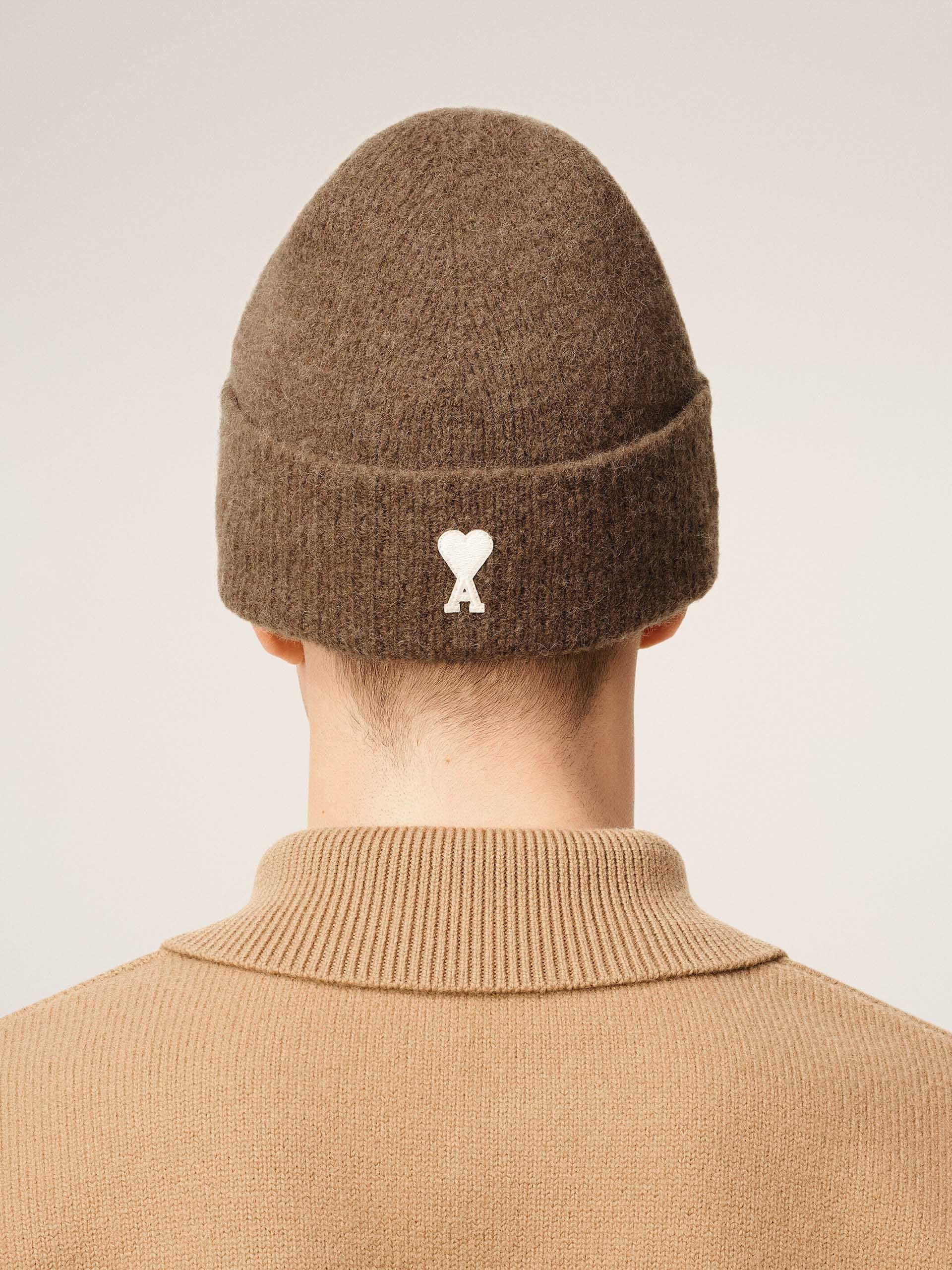 AMI PARIS - Ami De Coeur Mütze aus Alpakastrick in Braun / Off-White - Brown / Off-White