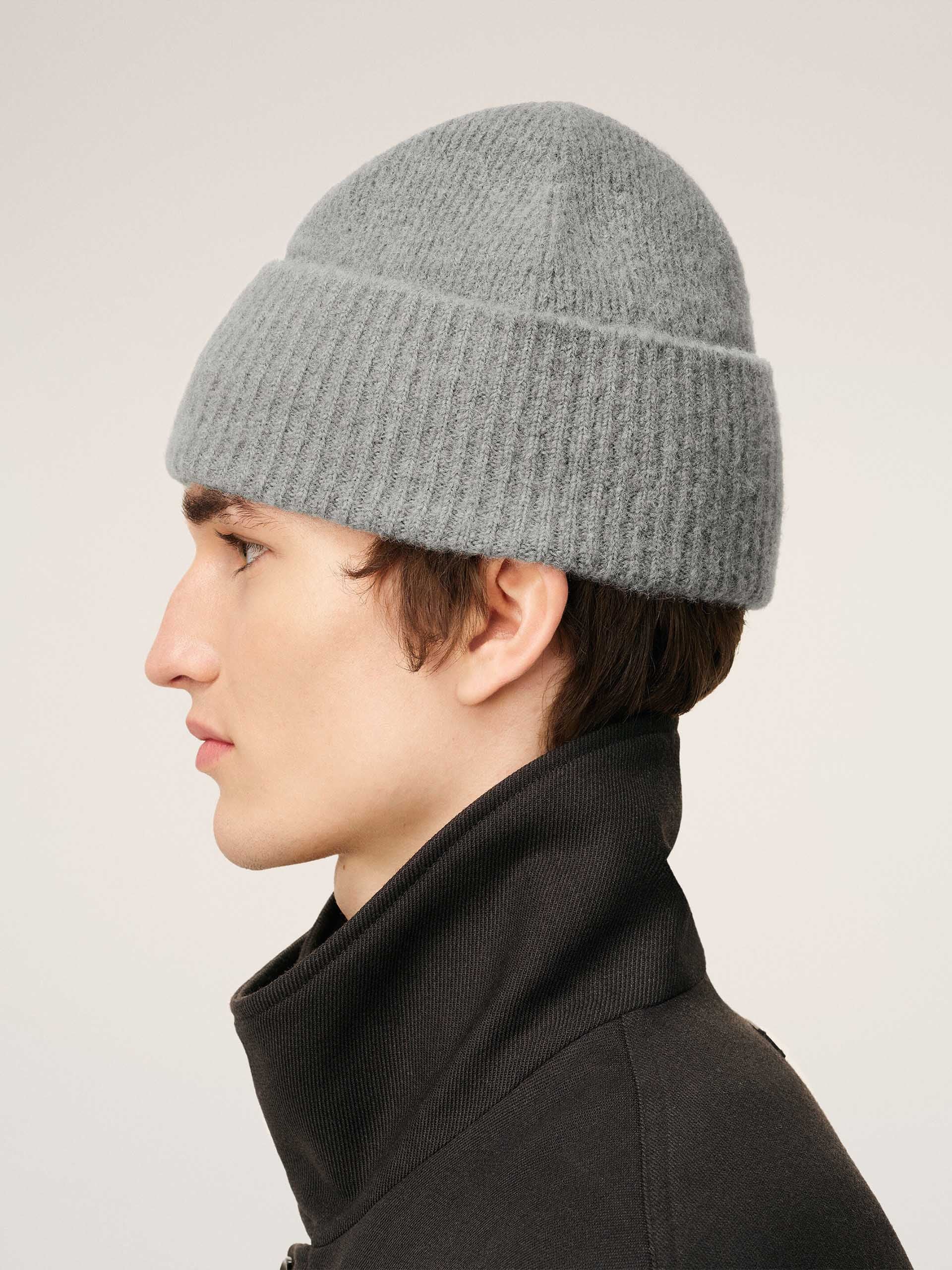 AMI PARIS - Ami De Coeur Mütze aus Alpakastrick in Grau / Off-White - Grey / Off-White