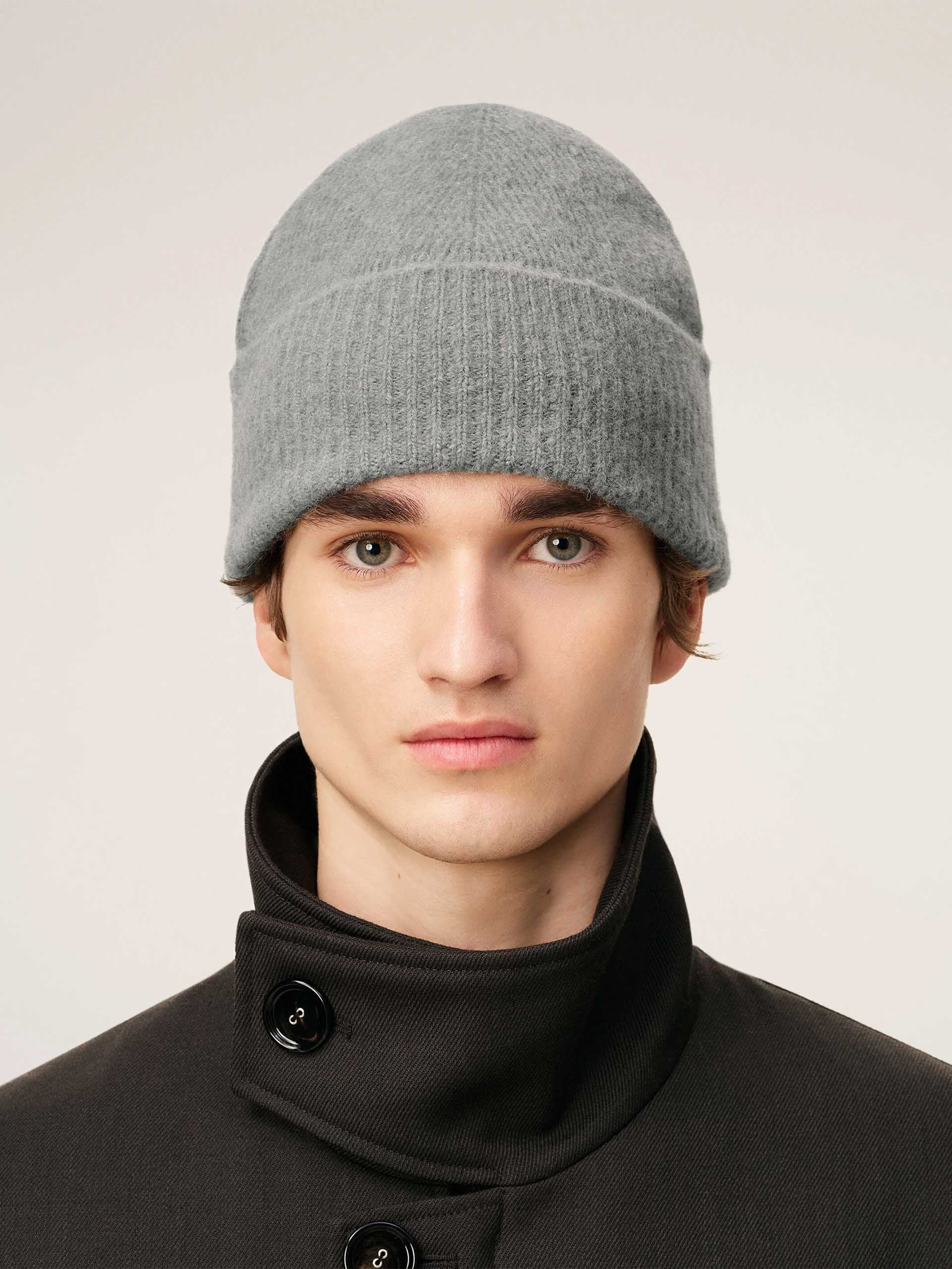 AMI PARIS - Ami De Coeur Mütze aus Alpakastrick in Grau / Off-White - Grey / Off-White