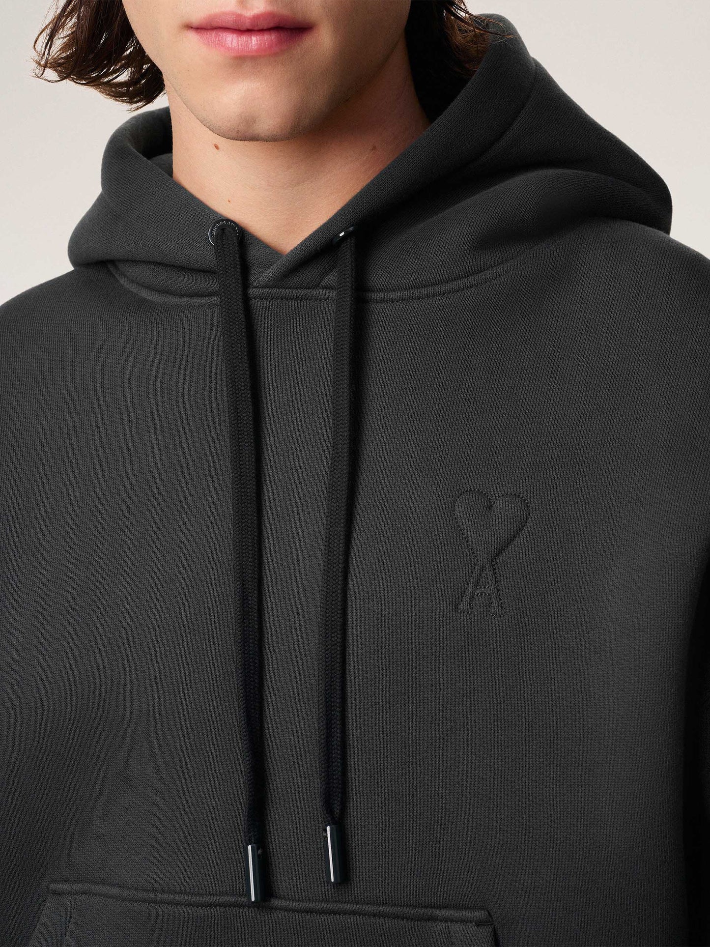 AMI PARIS - Ami De Coeur Hoodie mit Logo-Prägung in Anthrazitgrau - Anthracite grey