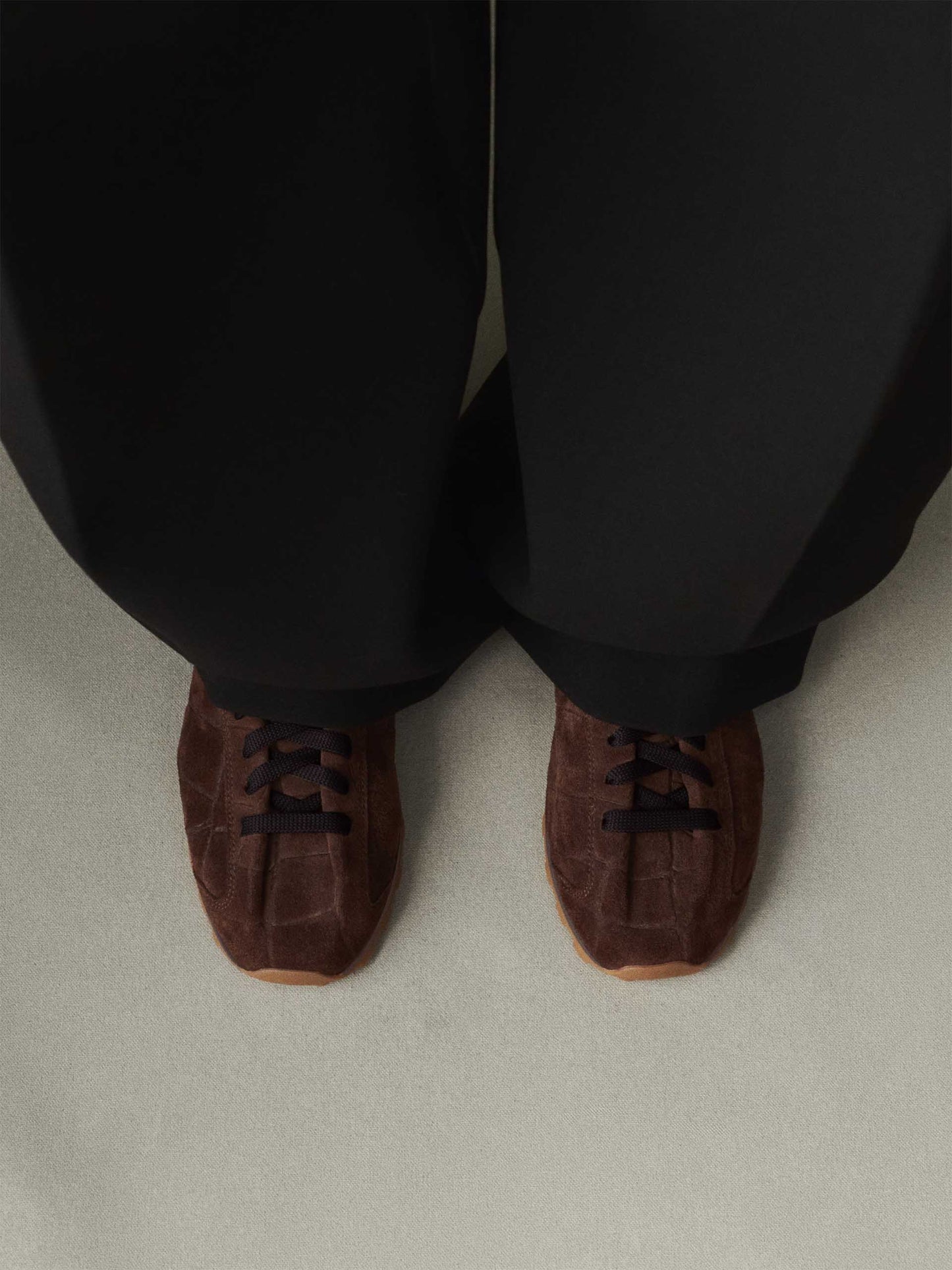 JACQUEMUS - Sneakers Tennis aus Veloursleder für Damen in Dunkelbraun