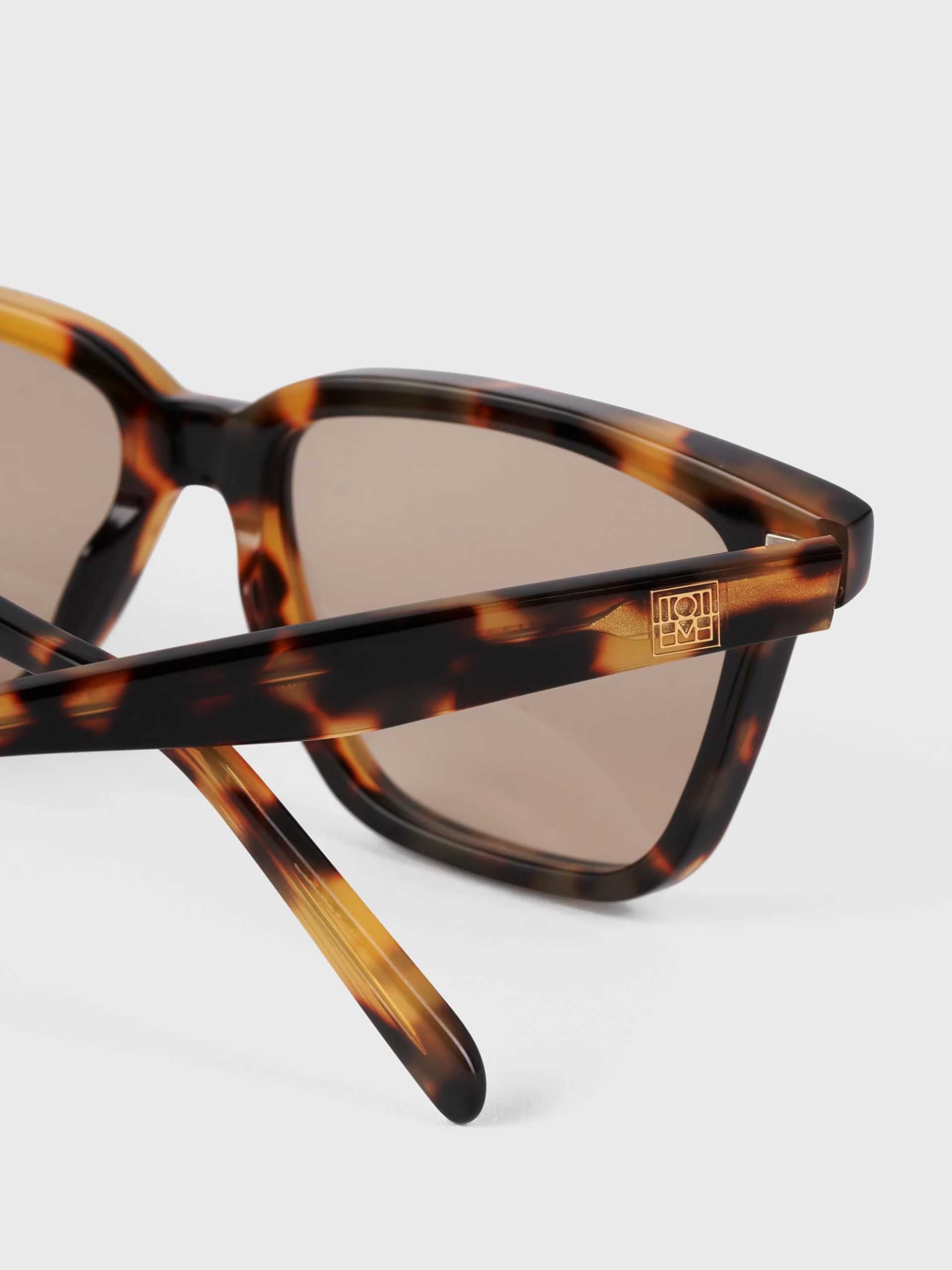 TOTEME - Sonnenbrille in Schildpatt-Optik