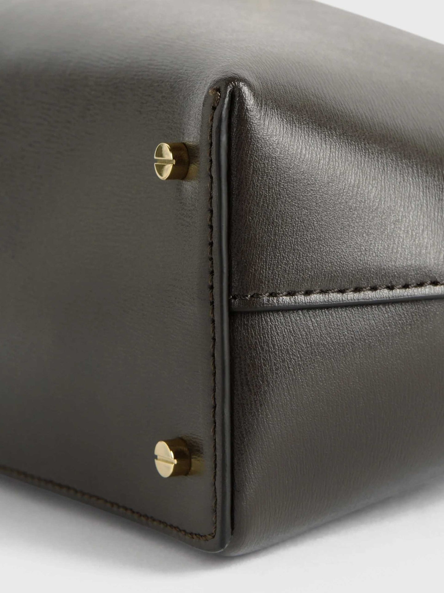 TOTEME - Clutch T-Lock aus Leder