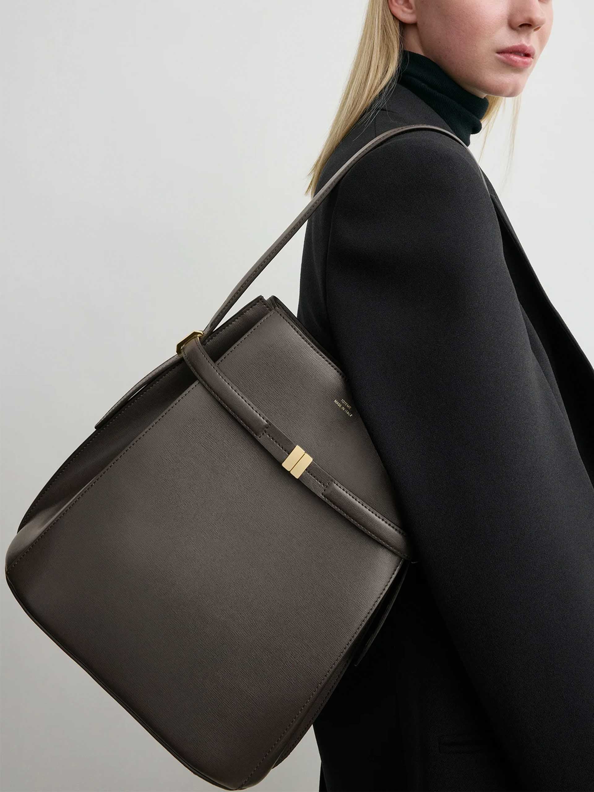 TOTEME - Bucket Bag aus Leder