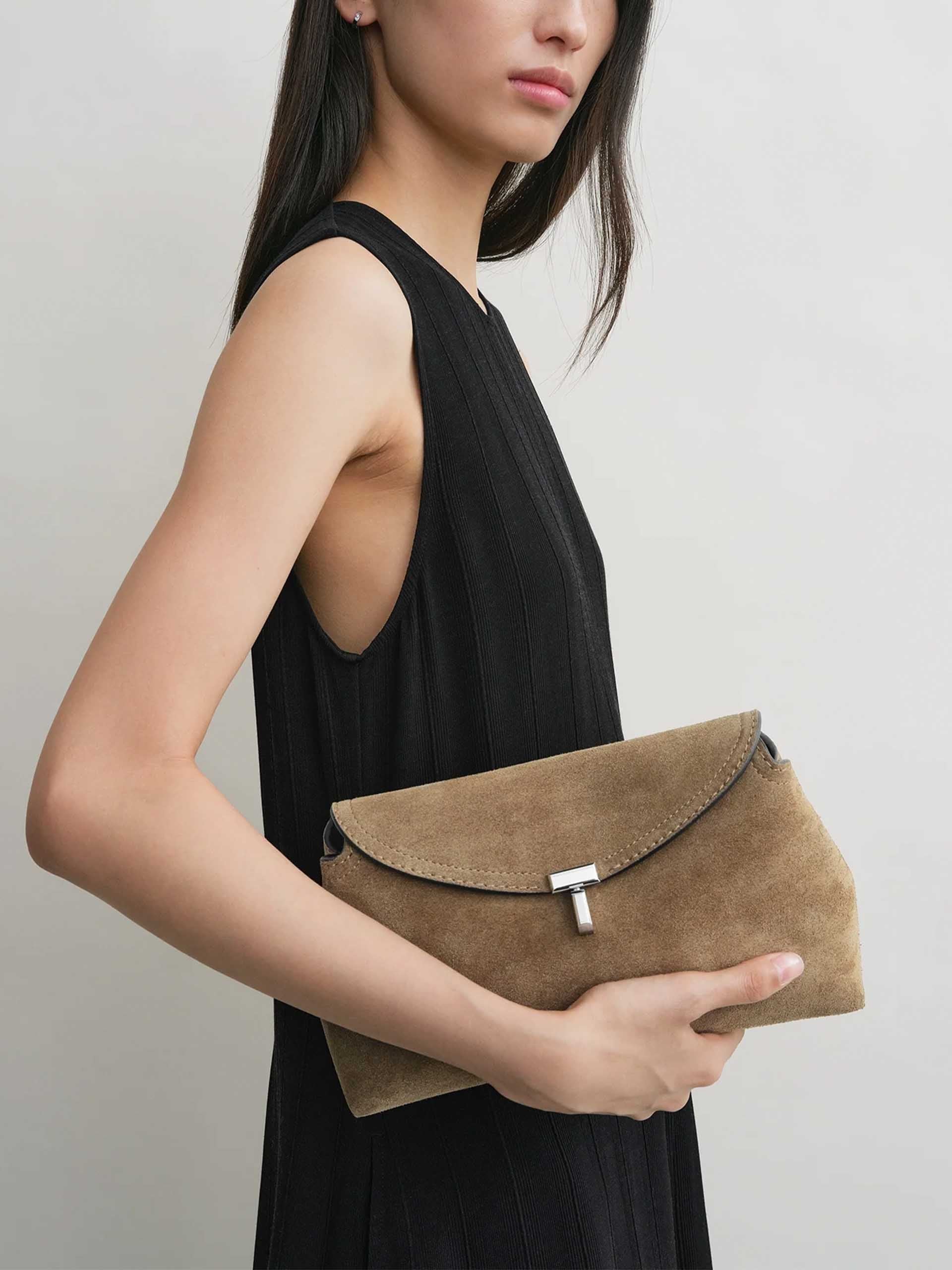 TOTEME - T-Lock Clutch aus Veloursleder