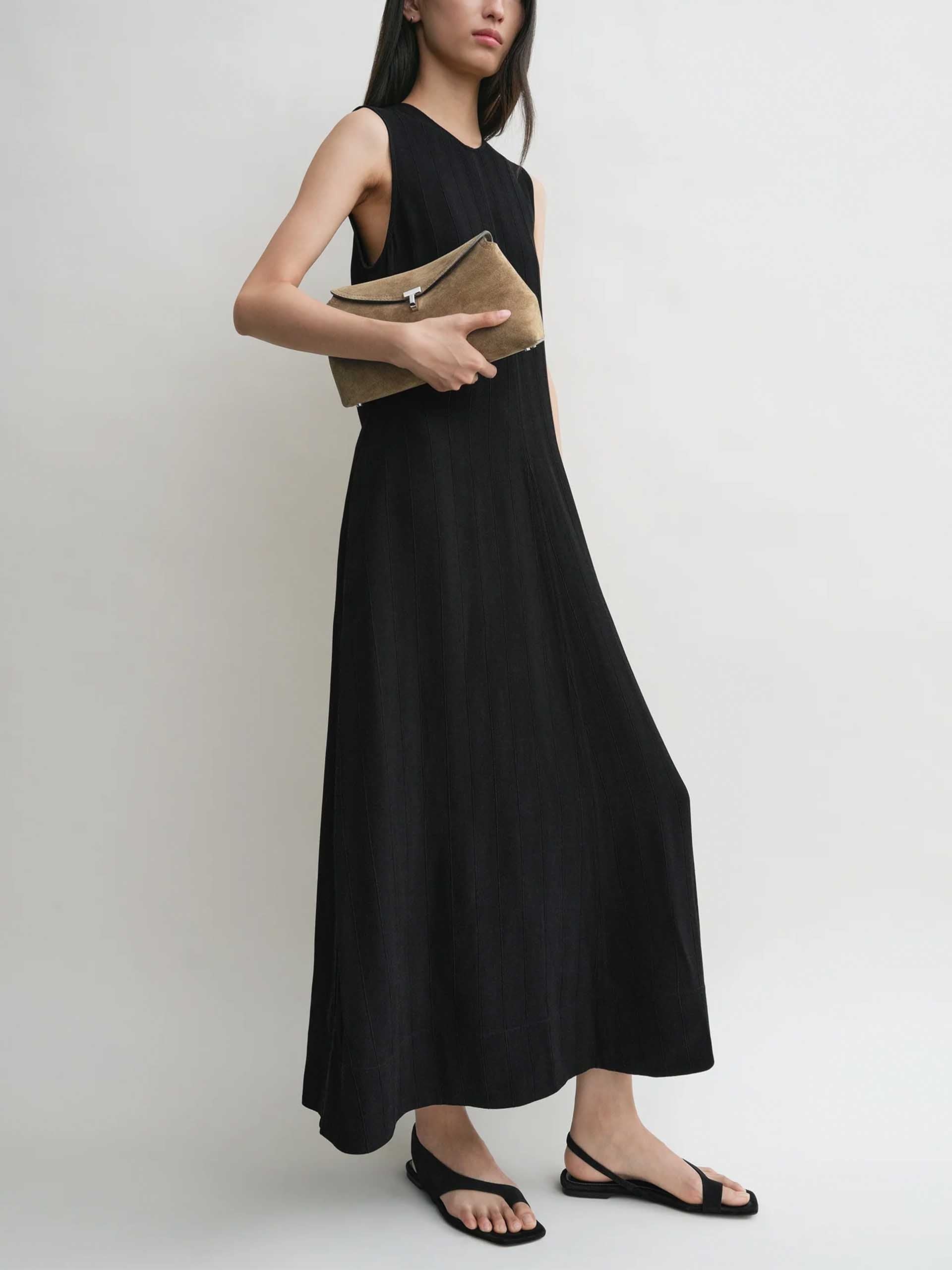 TOTEME - T-Lock Clutch aus Veloursleder