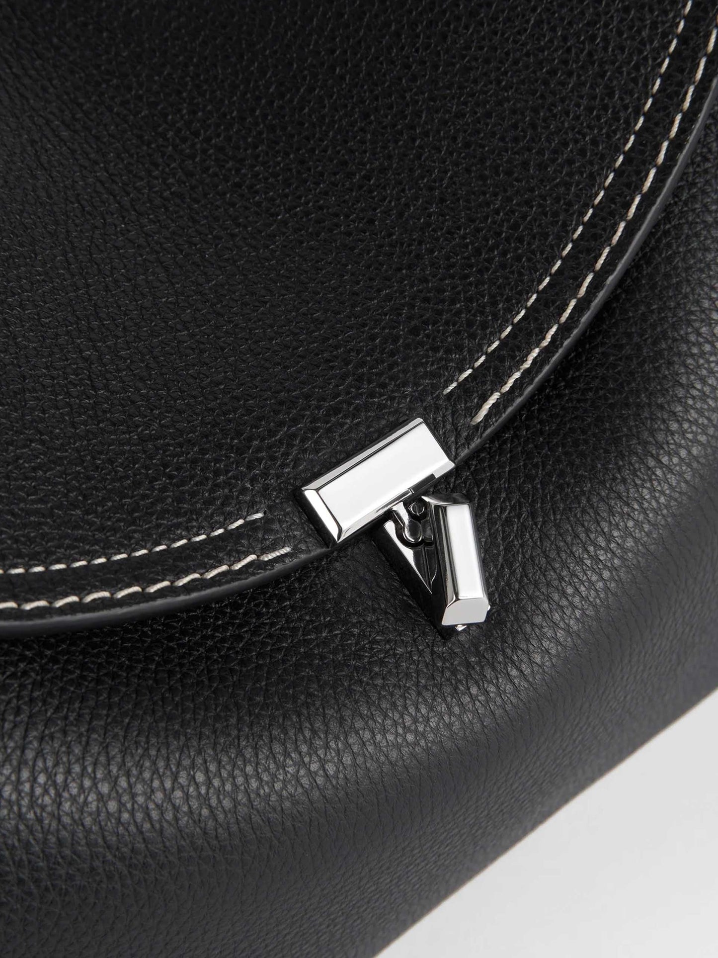 TOTEME - T-Lock Tote Bag aus genarbtem Leder