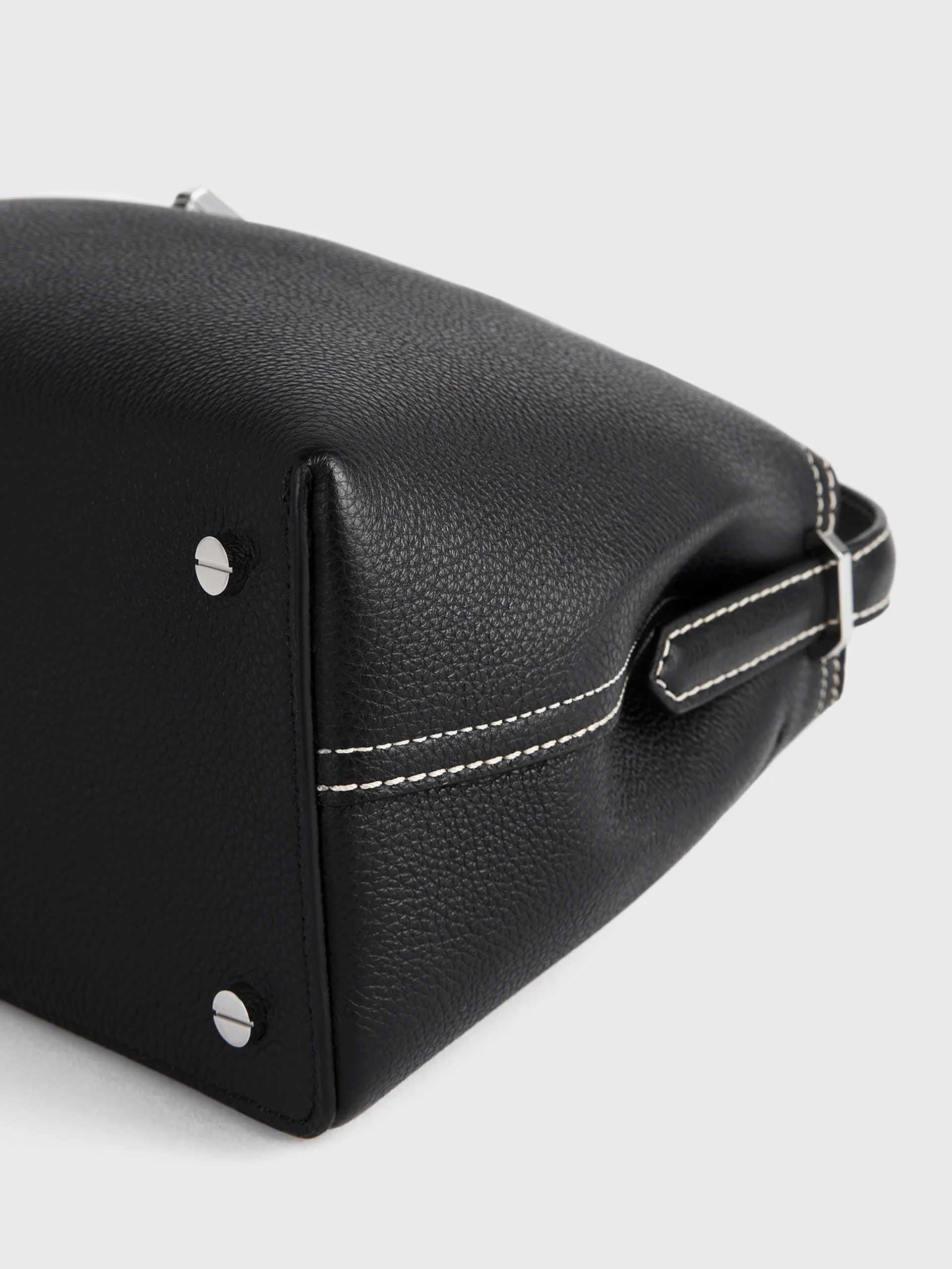 TOTEME - T-Lock Tote Bag aus genarbtem Leder