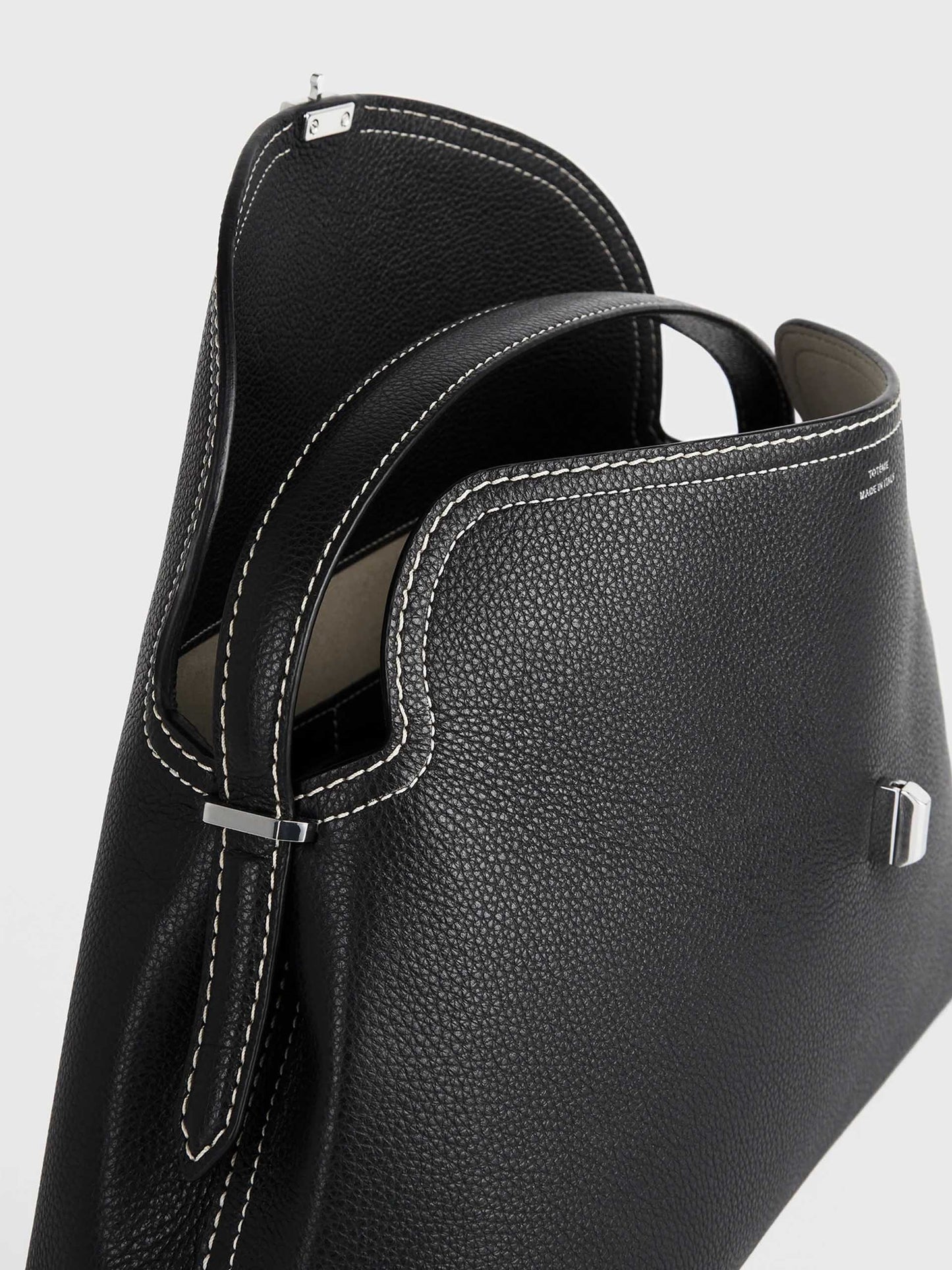 TOTEME - T-Lock Tote Bag aus genarbtem Leder