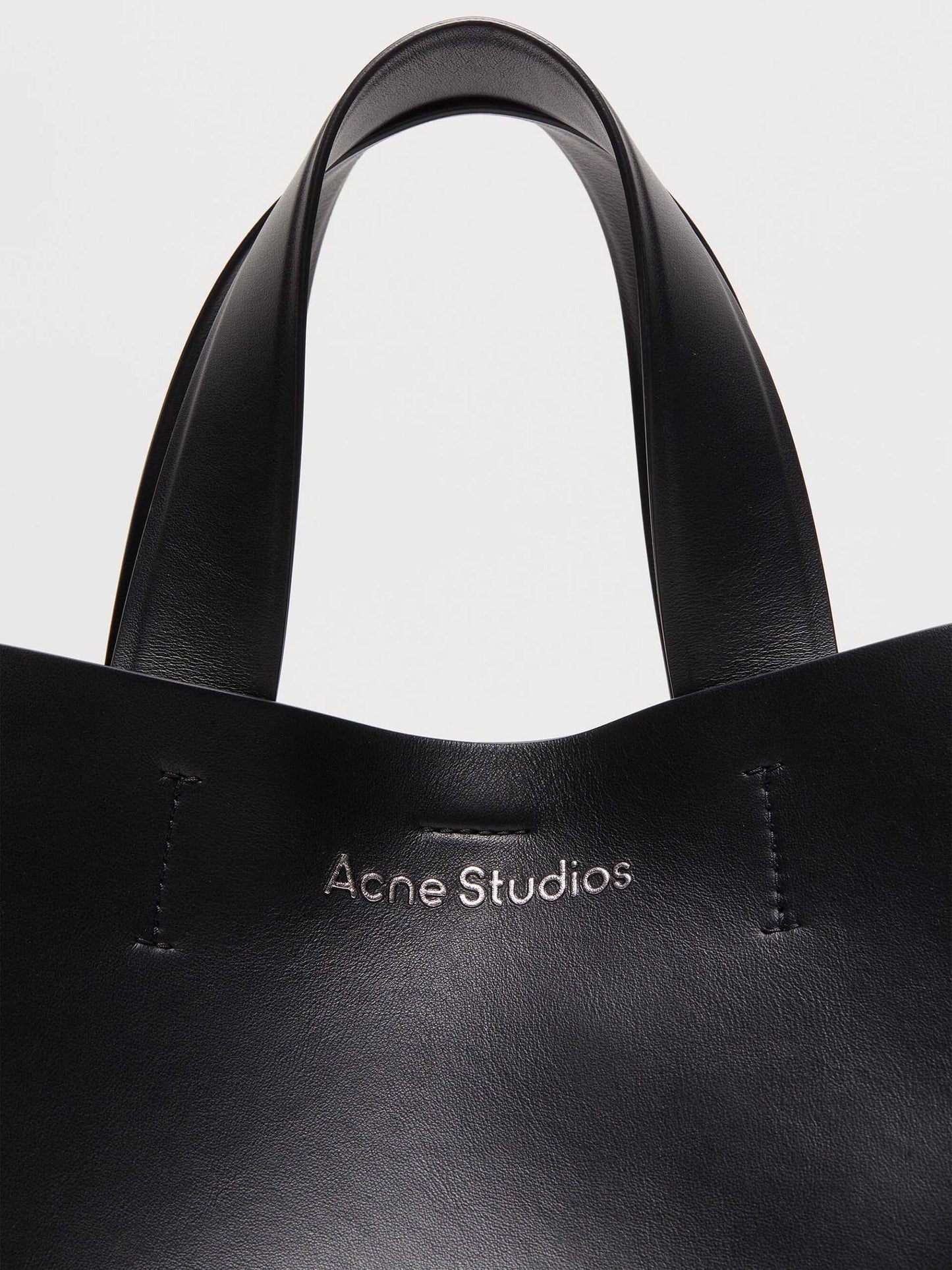 ACNE STUDIOS - Musubi Tote Bag aus Leder in Schwarz - Black