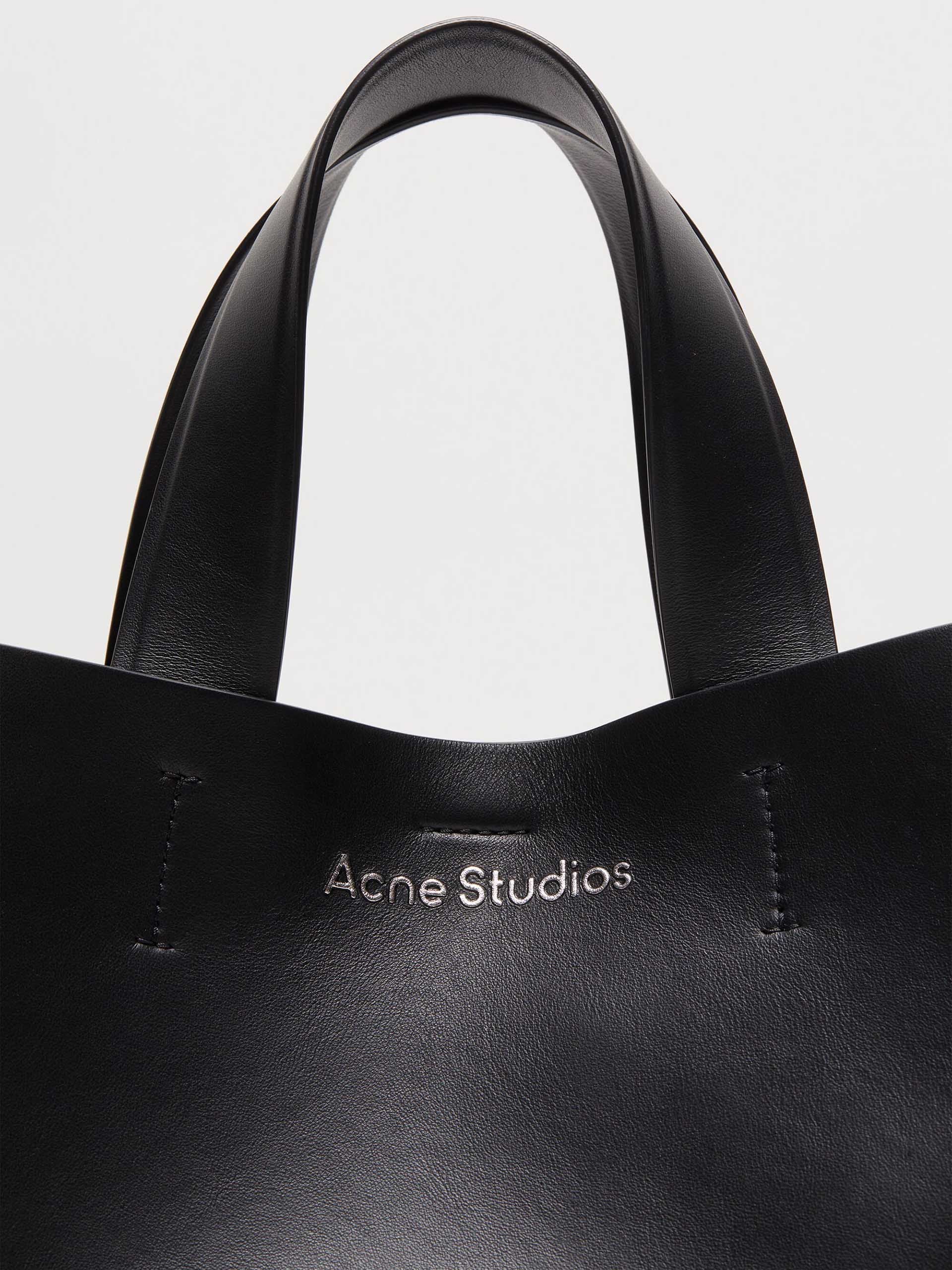 ACNE STUDIOS - Musubi Tote Bag aus Leder in Schwarz - Black