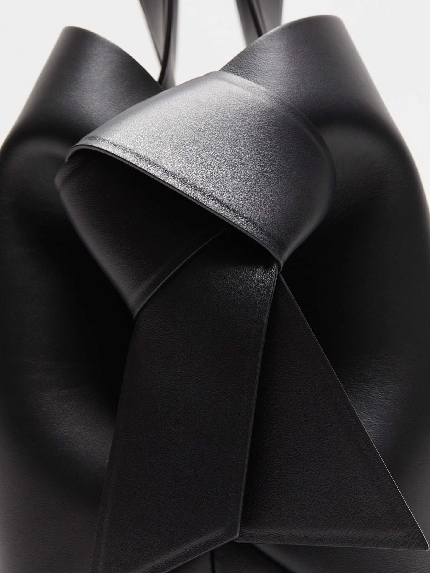 ACNE STUDIOS - Musubi Tote Bag aus Leder in Schwarz - Black