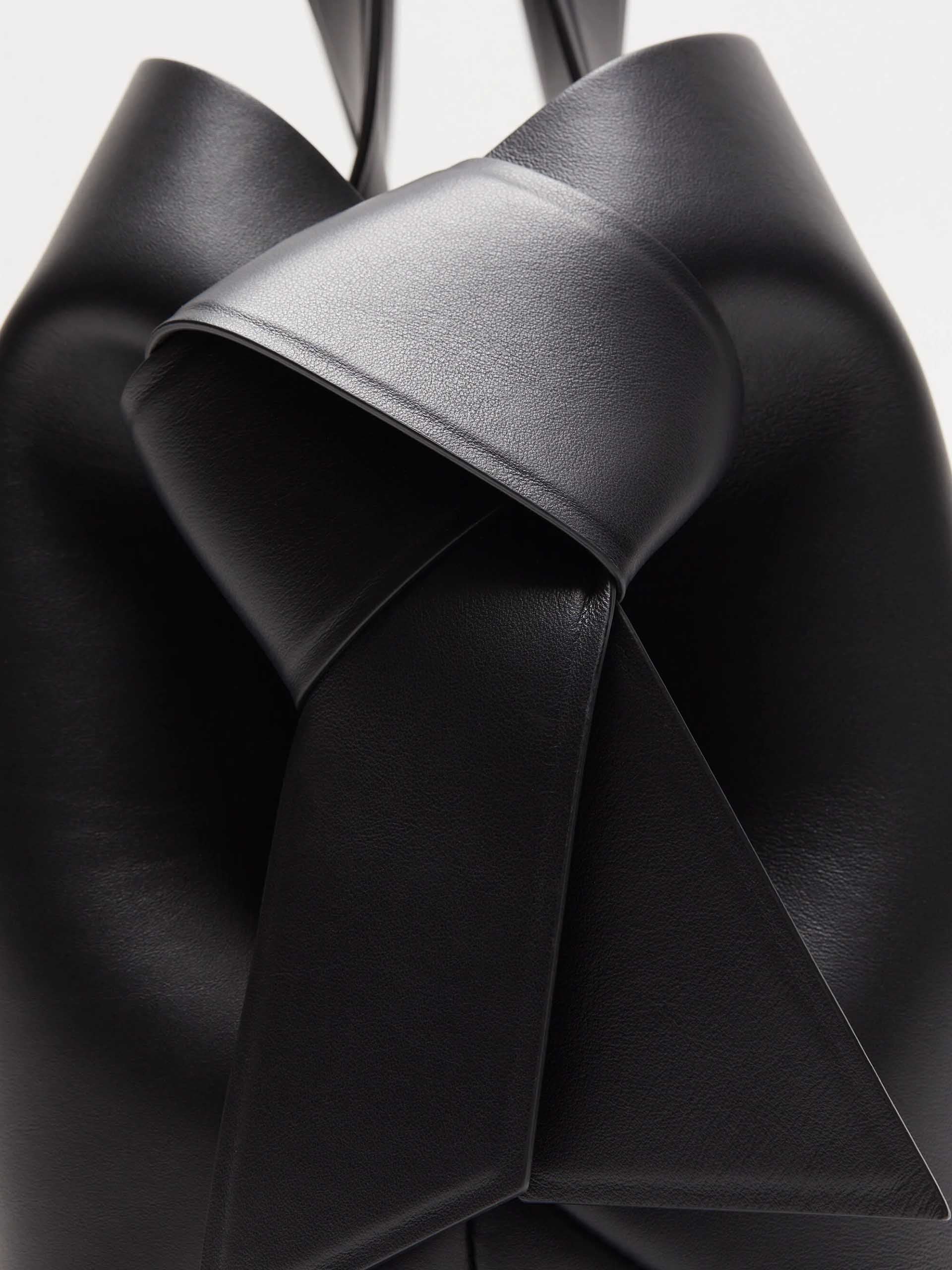 ACNE STUDIOS - Musubi Tote Bag aus Leder in Schwarz - Black