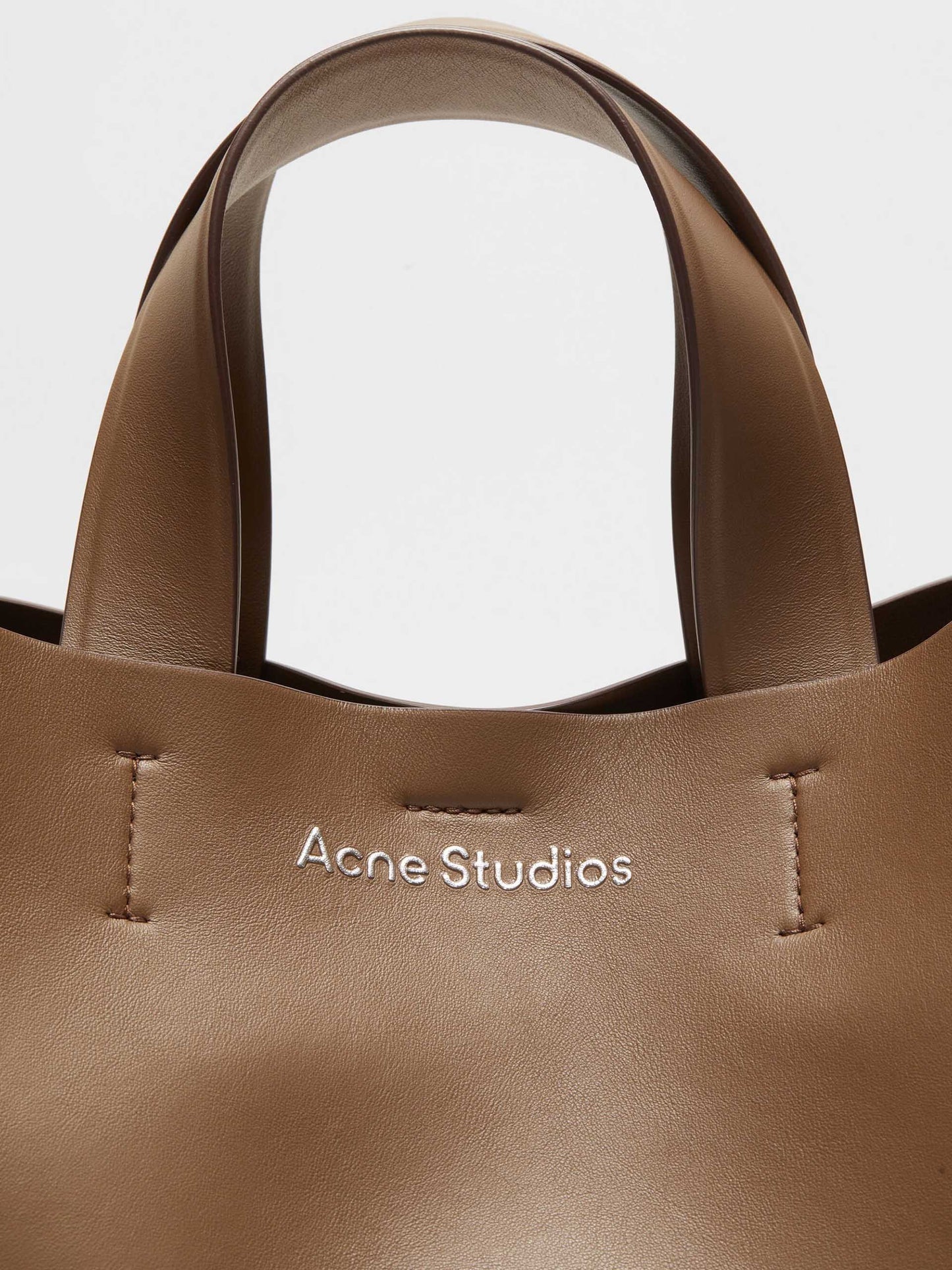 ACNE STUDIOS - Musubi Tote Bag aus Leder in Camel Braun - Camel brown