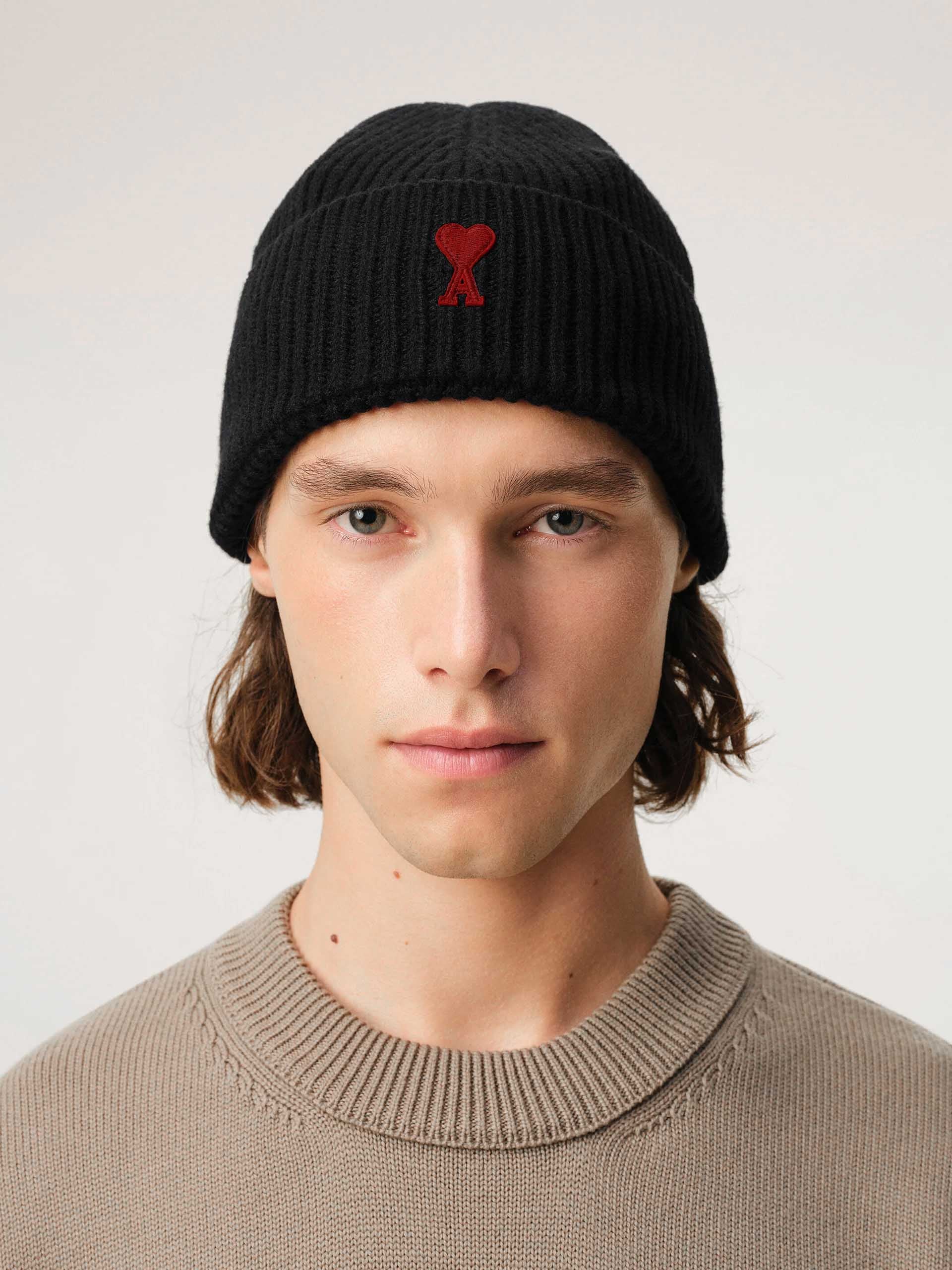 AMI PARIS - Ami De Coeur Mütze aus Merinowolle in Schwarz / Rot - Black / Red