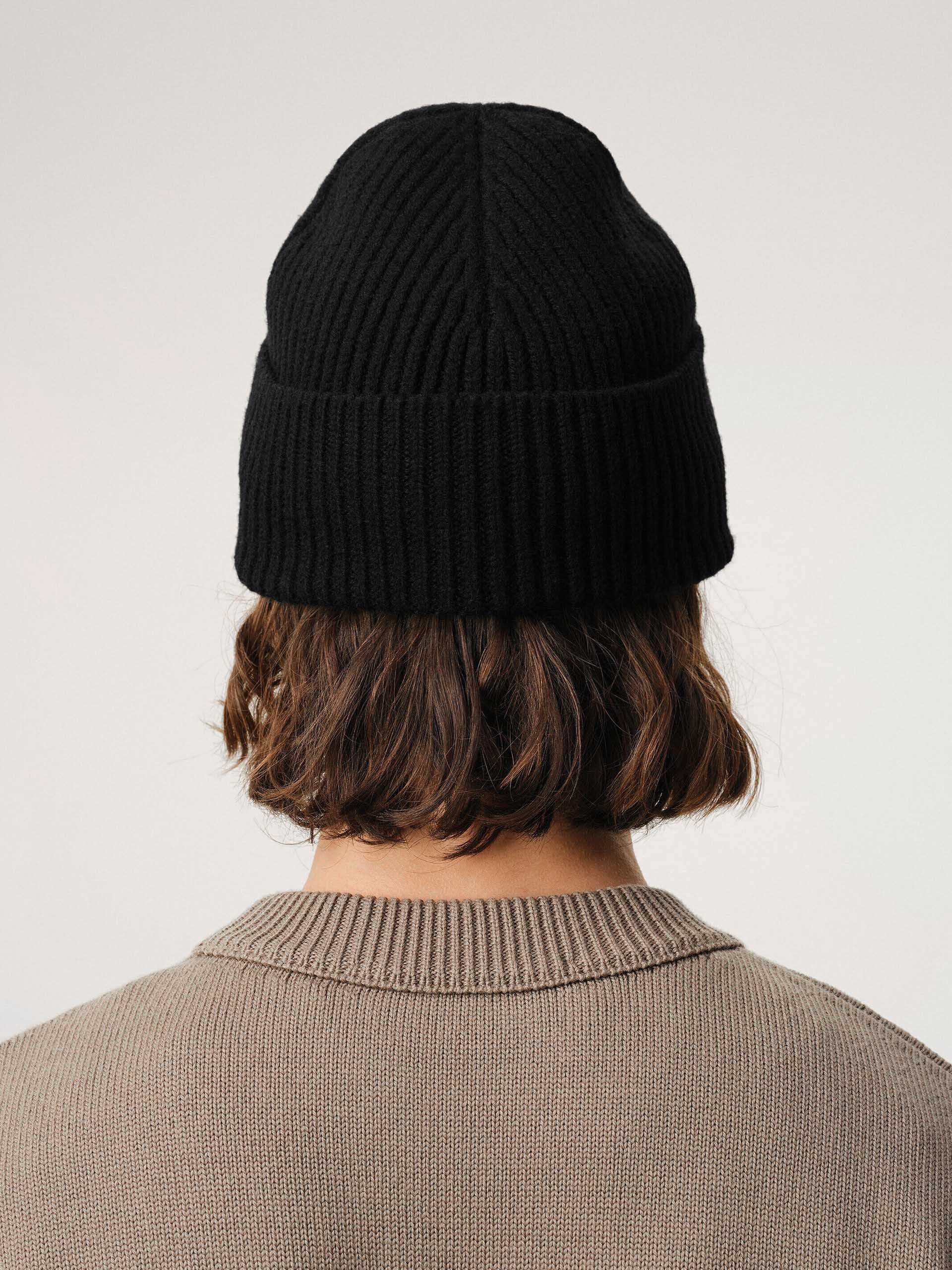 AMI PARIS - Ami De Coeur Mütze aus Merinowolle in Schwarz / Rot - Black / Red