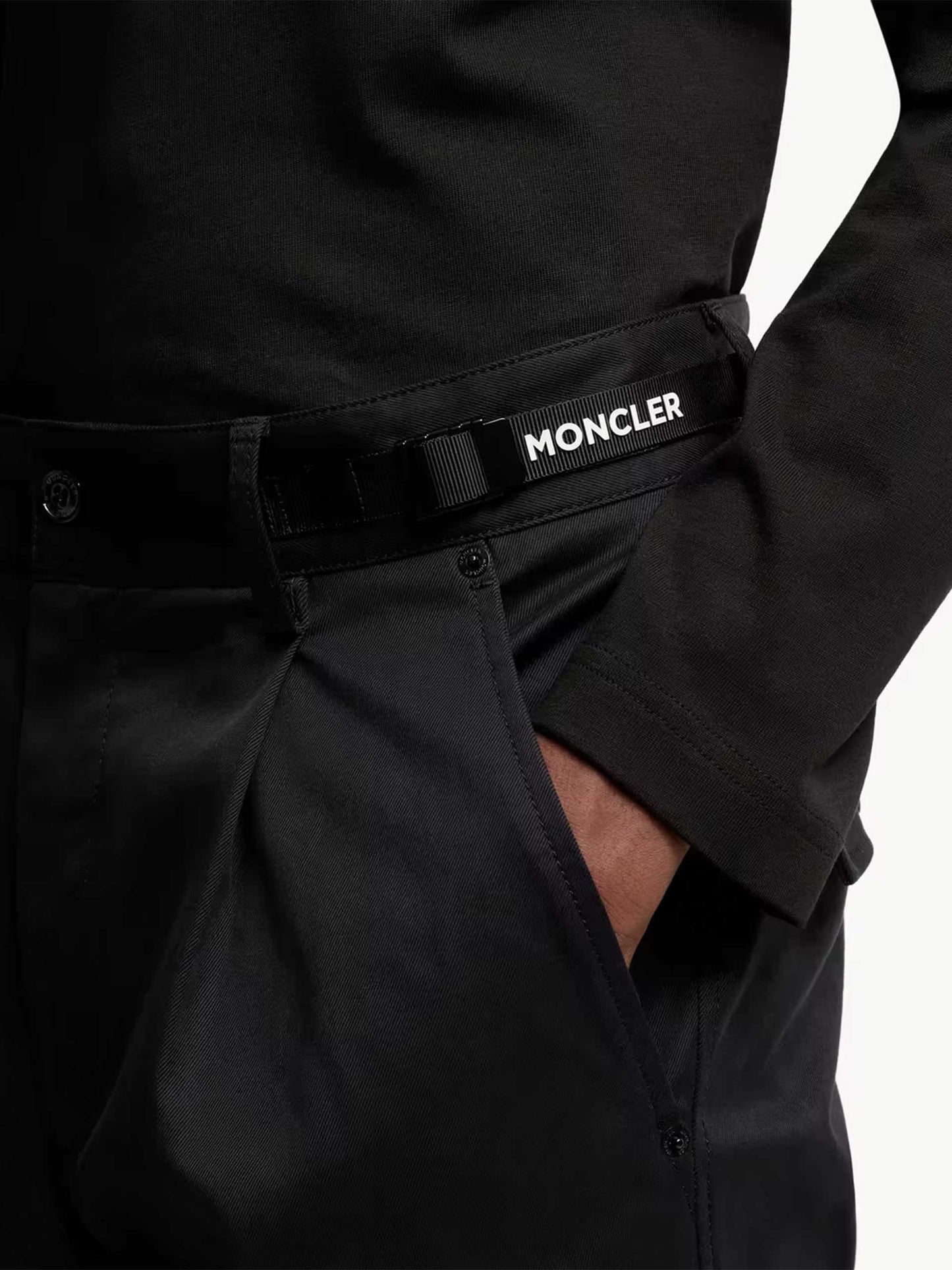 MONCLER - Cargohose aus Stretch-Gabardine für Herren