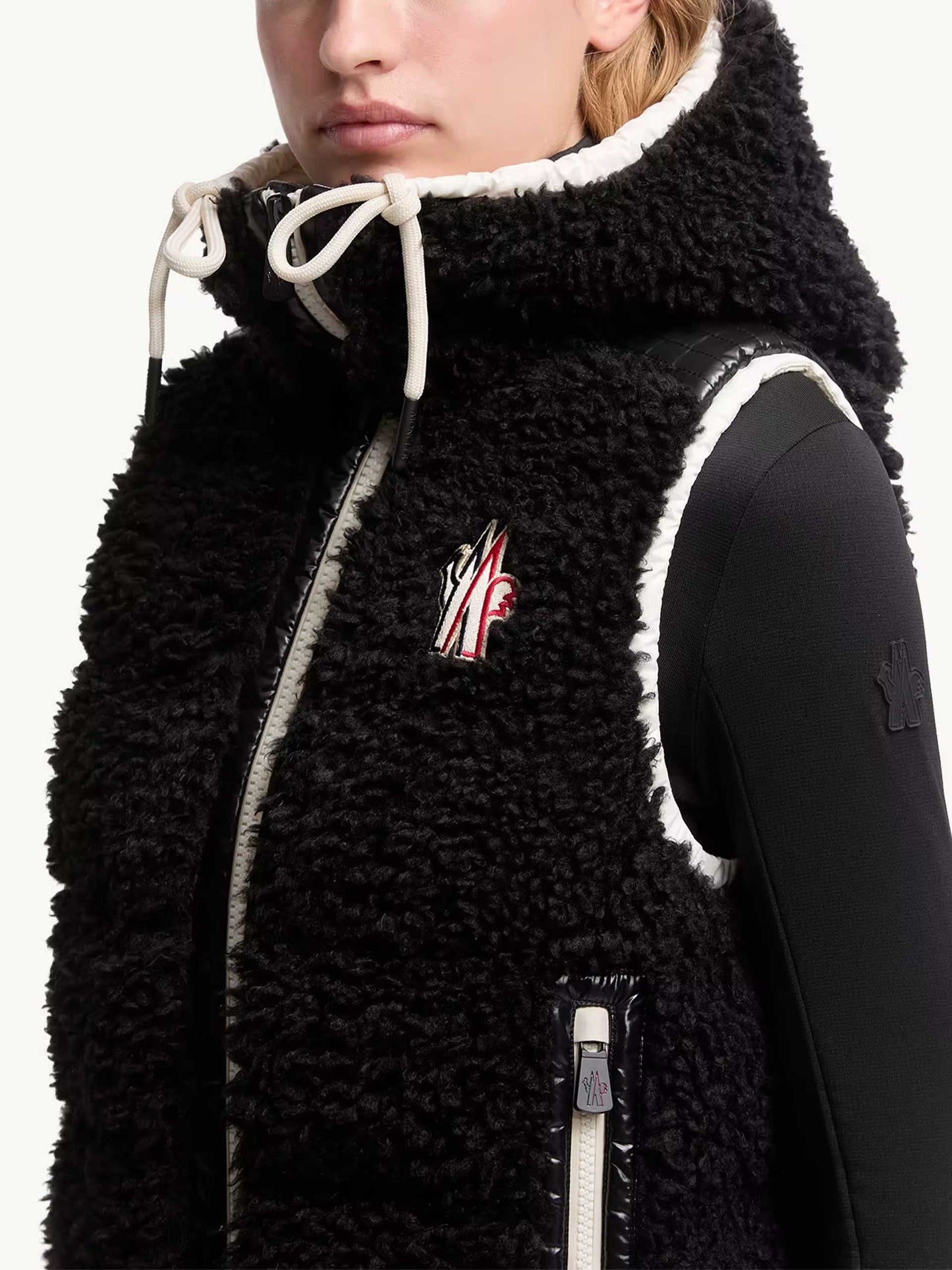 MONCLER GRENOBLE - Daunenweste aus Teddy-Fleece für Damen in Schwarz - Black