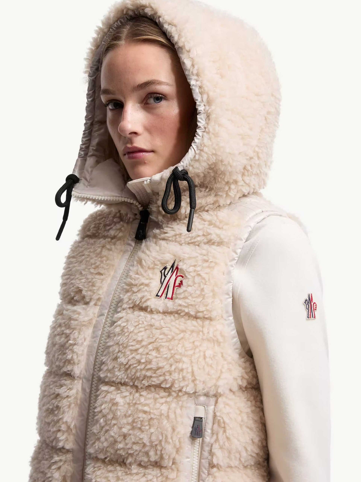 MONCLER GRENOBLE - Daunenweste aus Teddy-Fleece für Damen in Hellbeige - Light beige