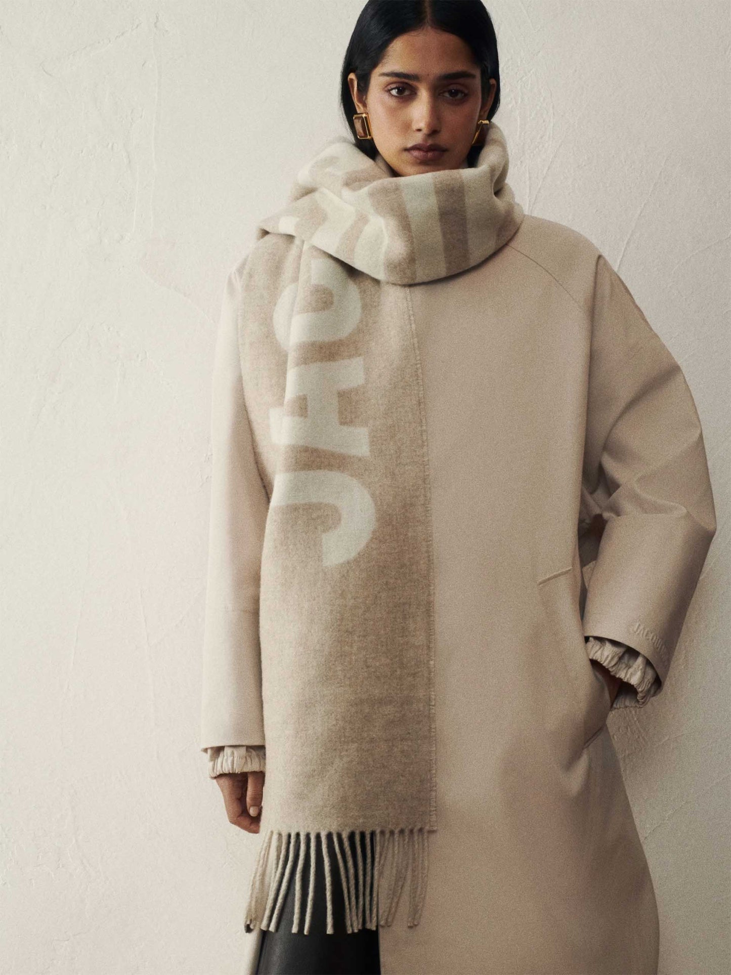 JACQUEMUS - Schal aus Wolle mit Logo in Beige