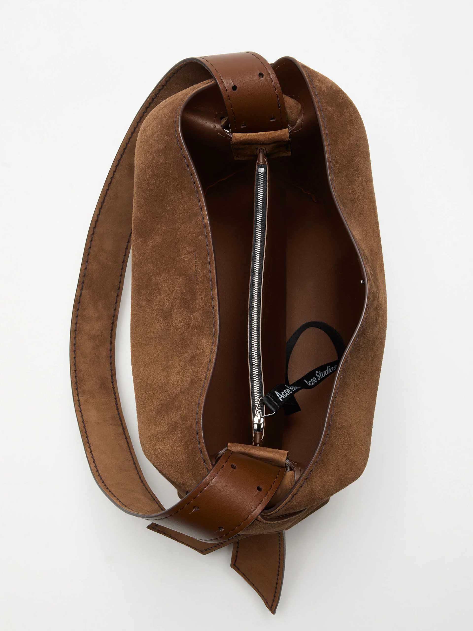 ACNE STUDIOS - Tote-Bag Musubi Midi aus Veloursleder