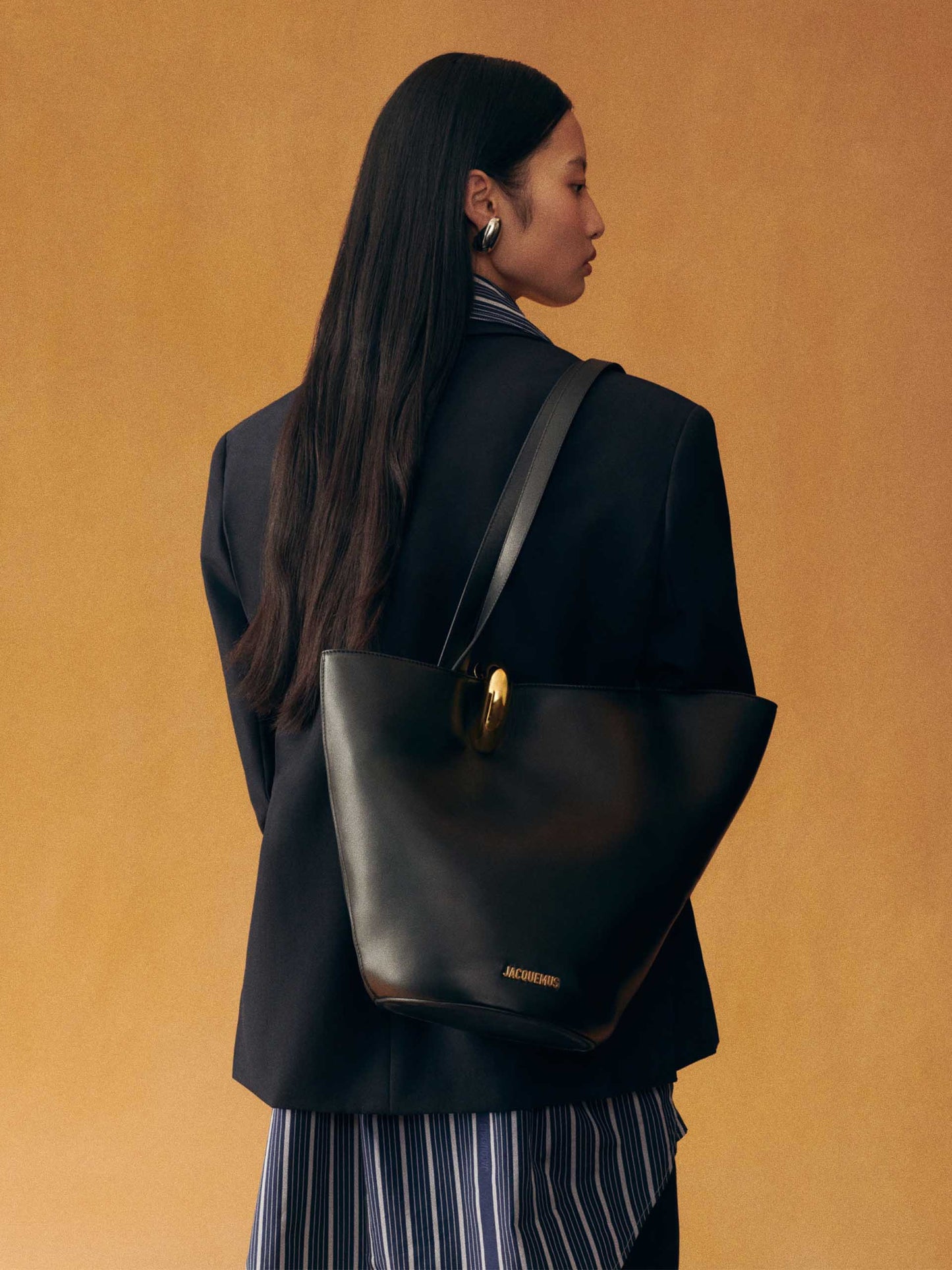 JACQUEMUS - Bucket Bag Bambola Medium aus Leder