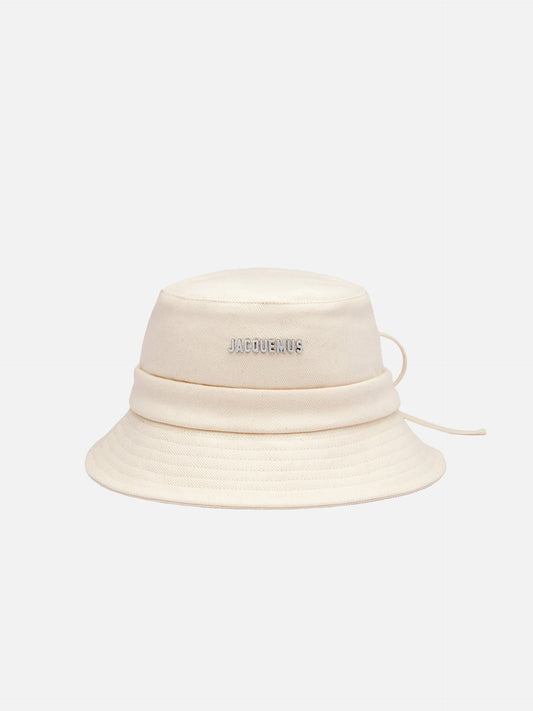 JACQUEMUS - Bucket Hat Gadjo mit Logo in Off-White