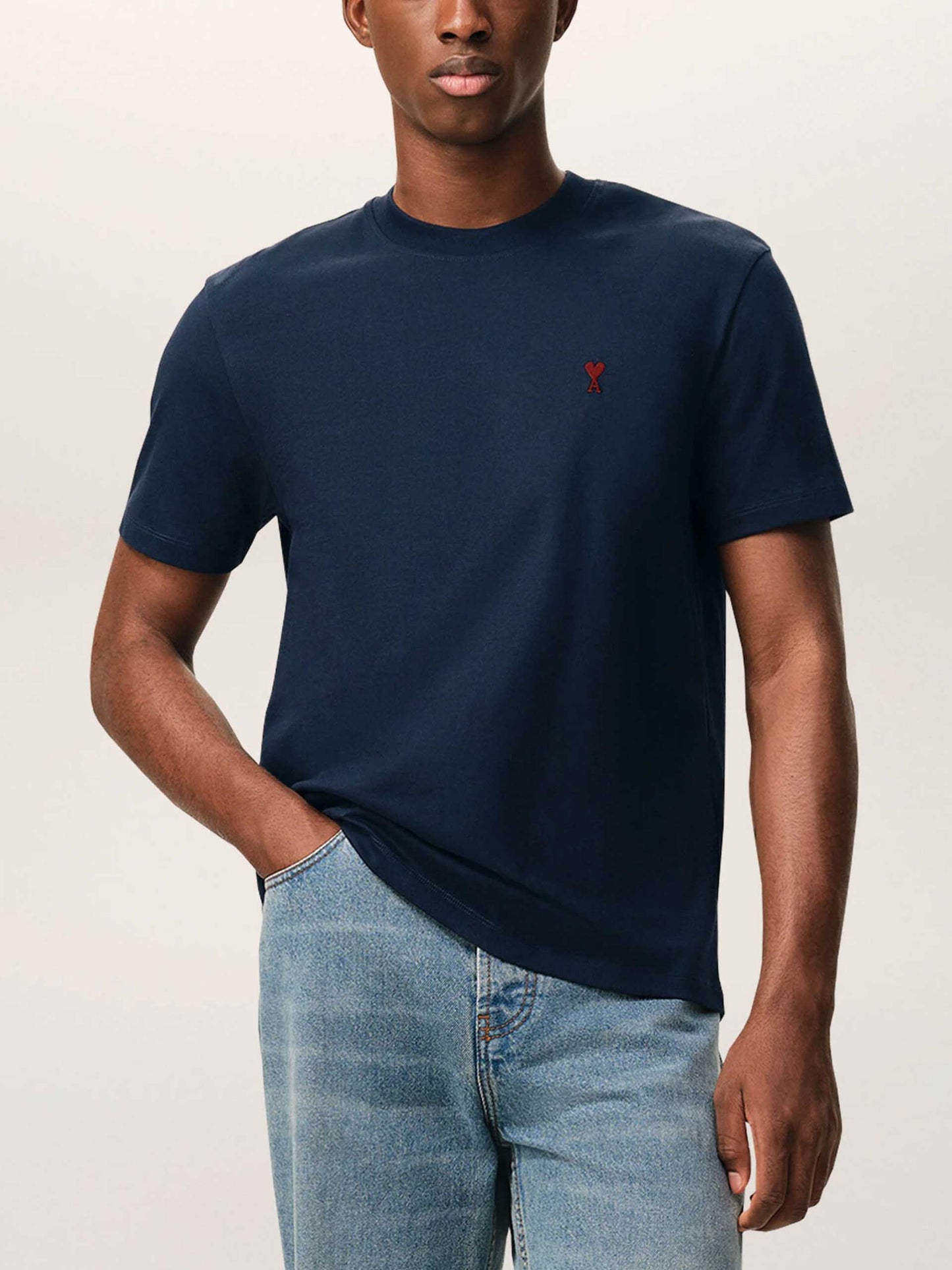 AMI PARIS - T-Shirt mit rotem Ami De Coeur Logo in Dunkelblau - Dark blue