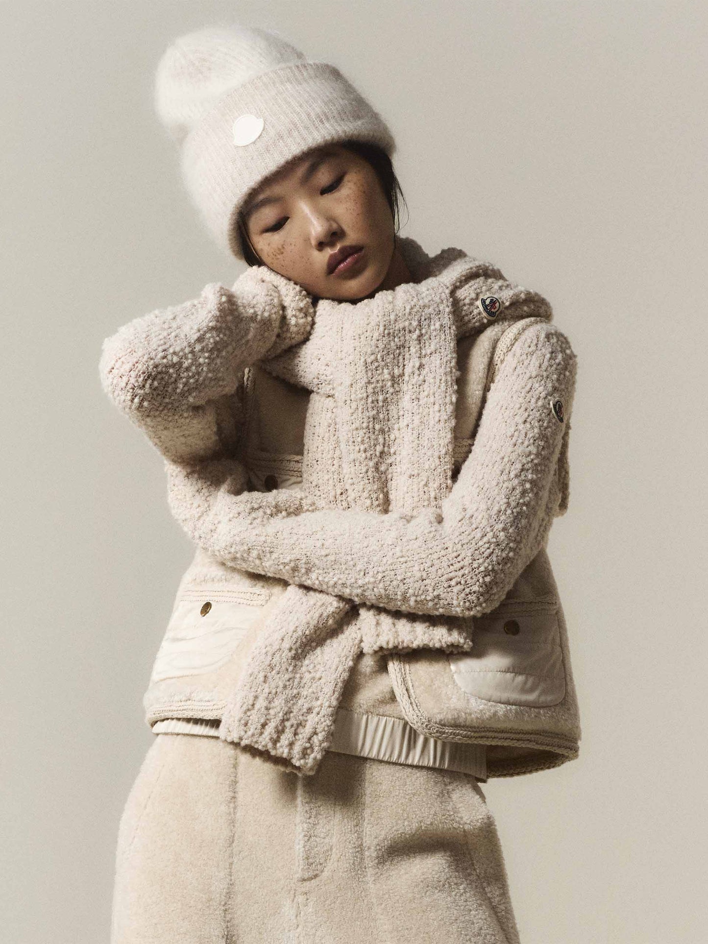 MONCLER - Cardigan aus Bouclé und Teddy für Damen in Creme Beige