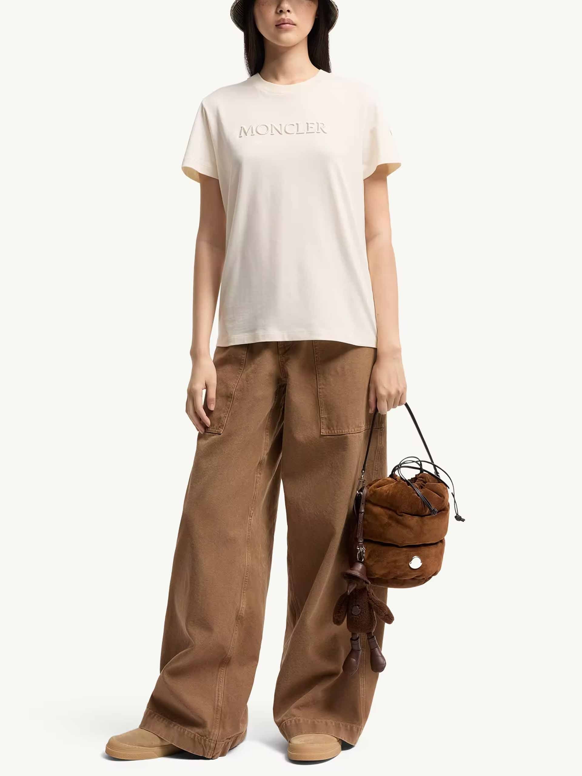 MONCLER - T-Shirt mit Logo-Stickerei für Damen in Off-White