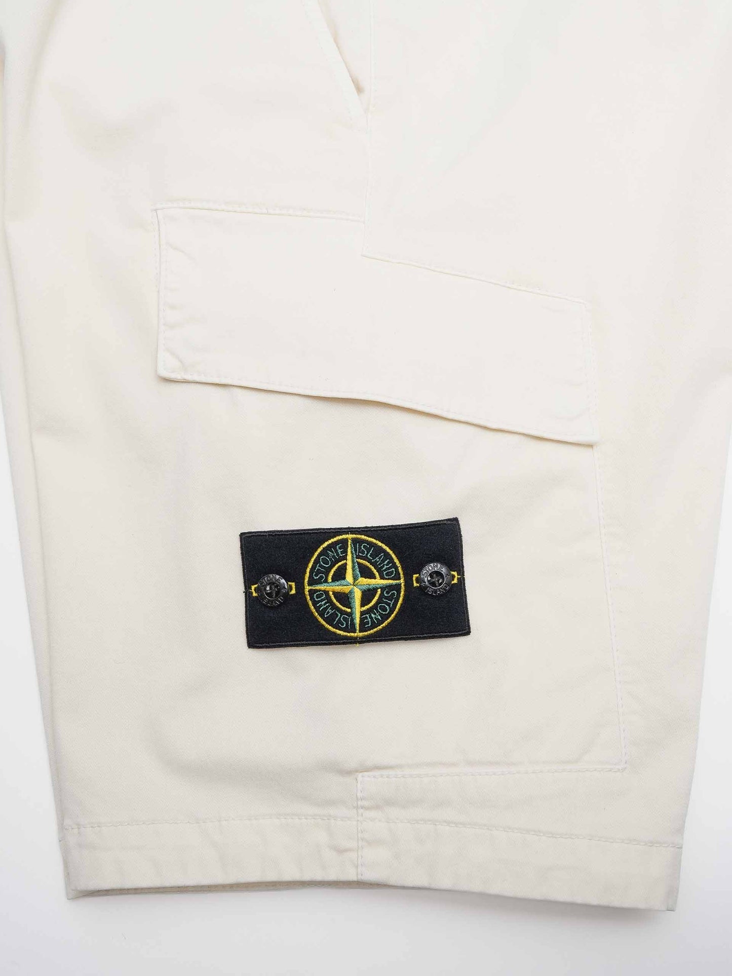 STONE ISLAND - Cargoshorts mit Logo-Patch für Herren