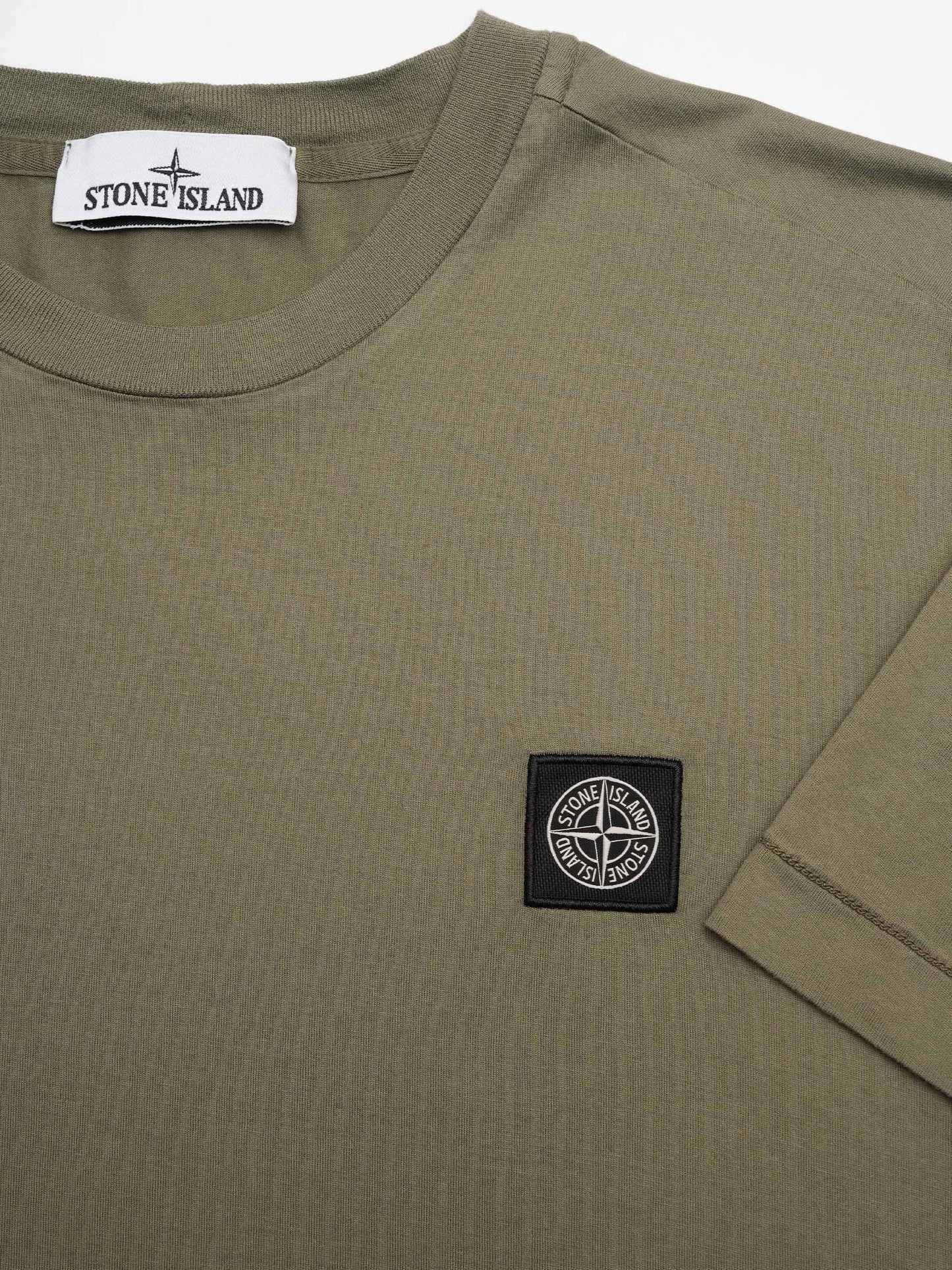STONE ISLAND - Basic-T-Shirt mit Logo-Patch für Herren in Militärgrün - Military green