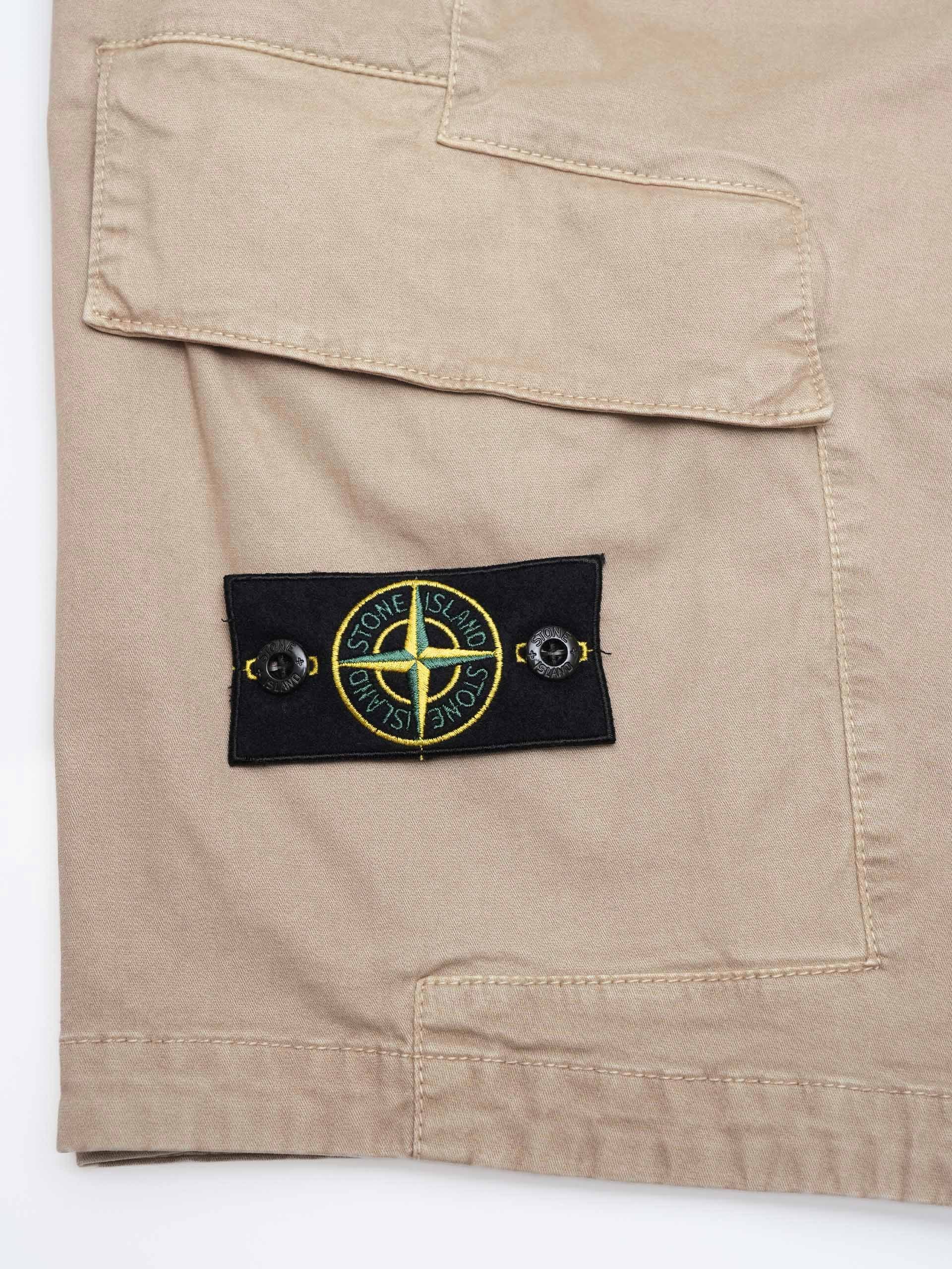 STONE ISLAND - Cargoshorts mit Logo-Patch für Herren in Sand Beige
