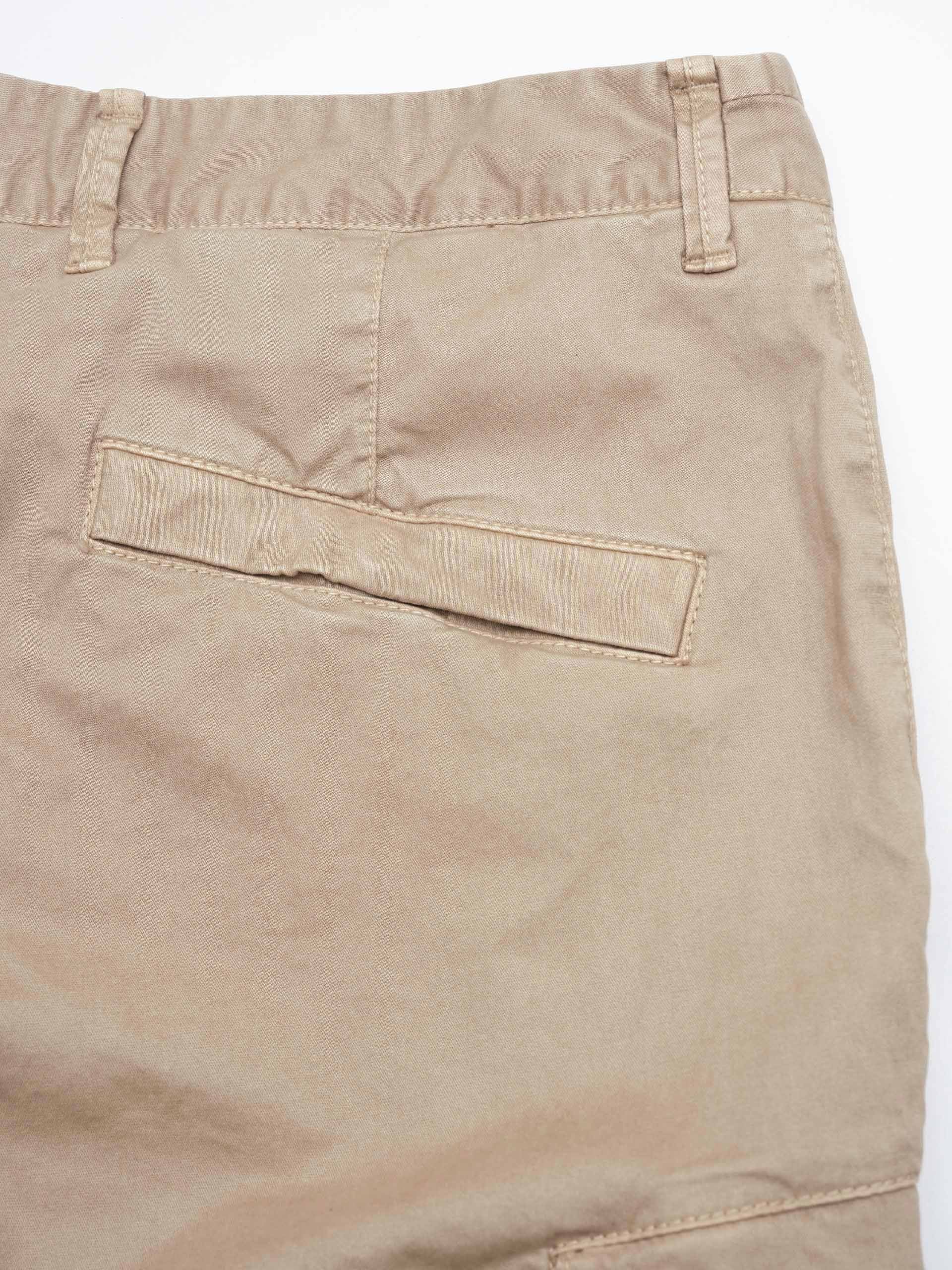 STONE ISLAND - Cargoshorts mit Logo-Patch für Herren in Sand Beige