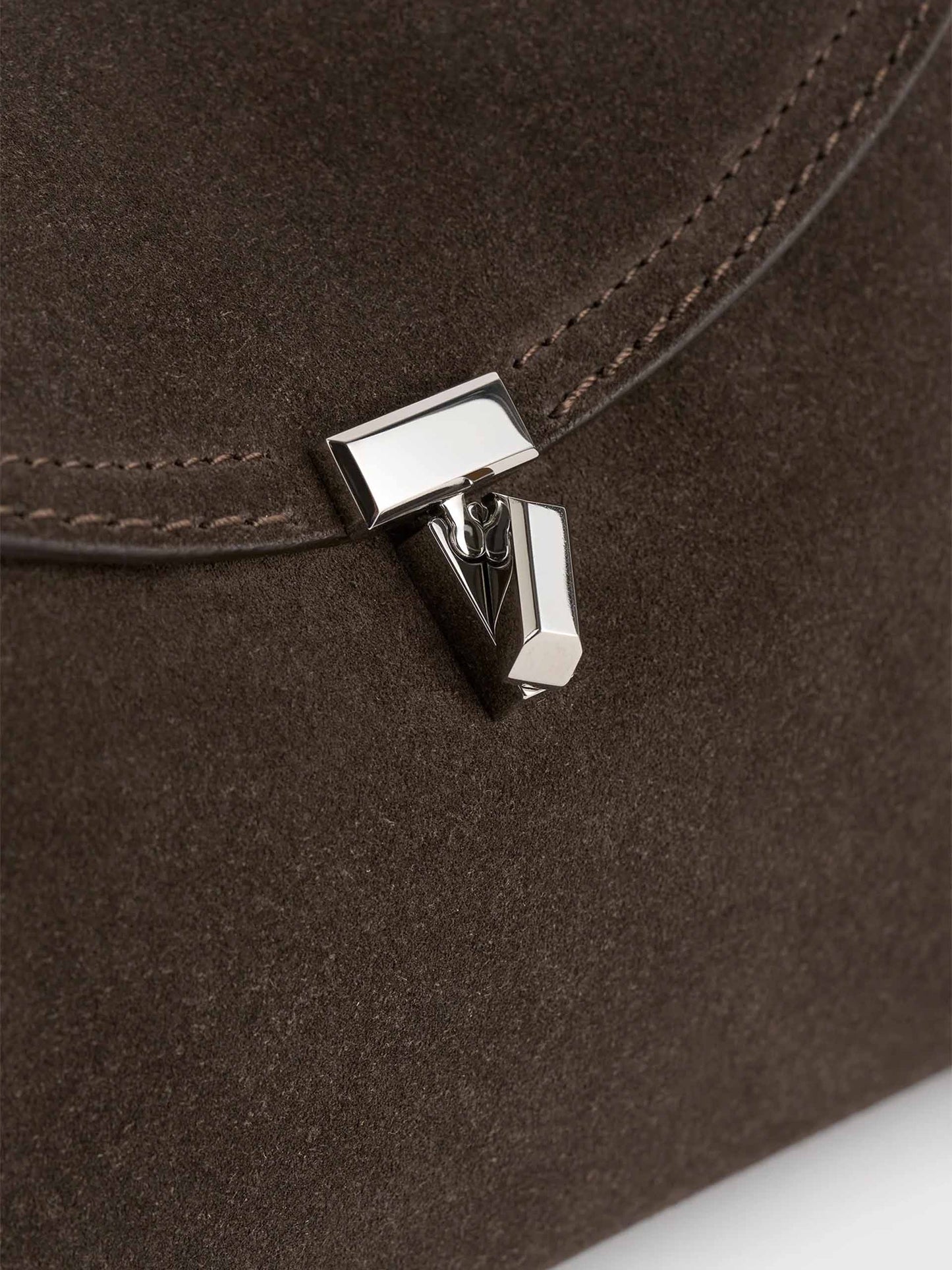 TOTEME - Clutch T-Lock Small aus Veloursleder Braun - Brown Suede