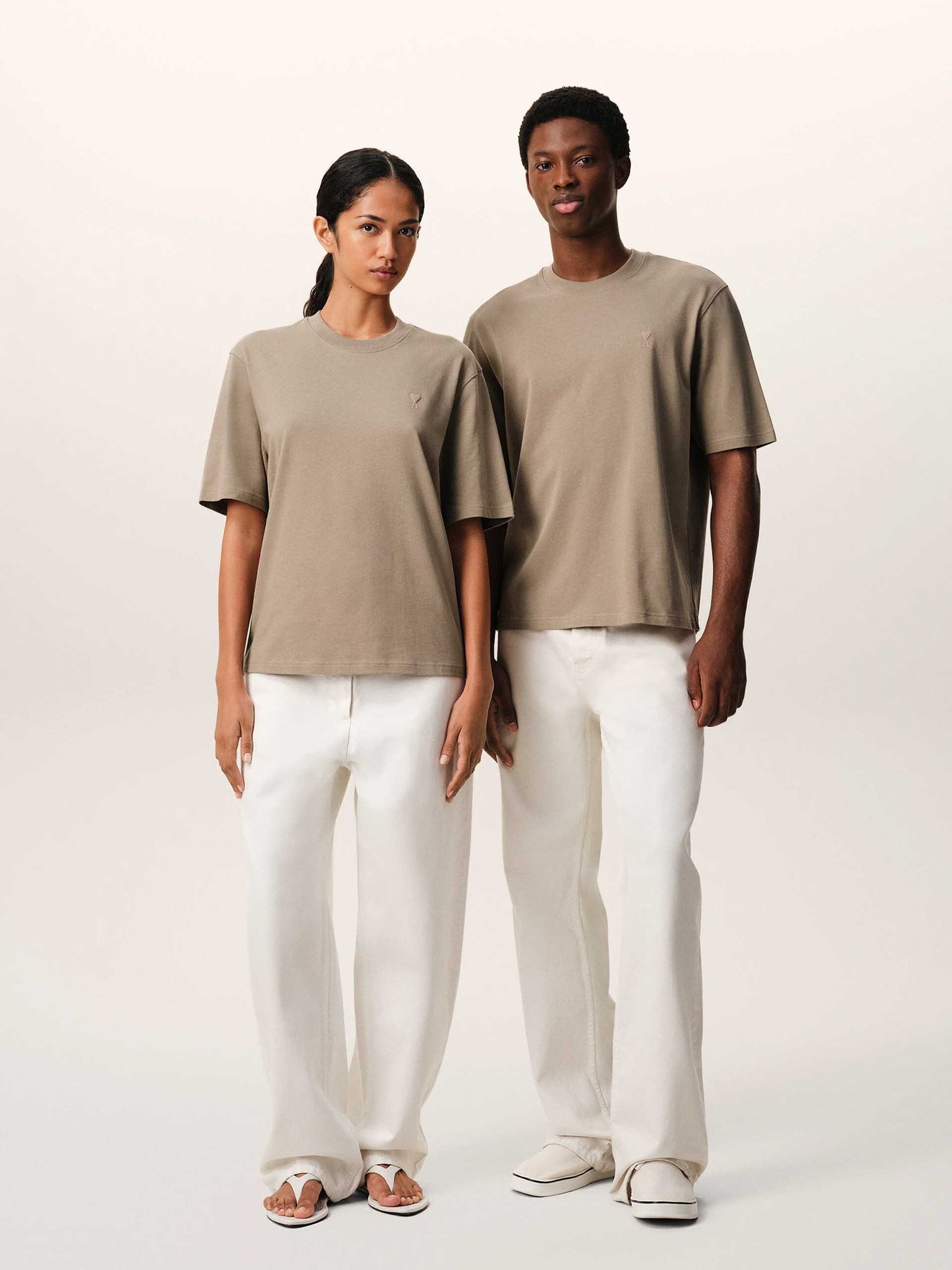AMI PARIS - Oversized-T-Shirt Ami De Coeur aus Baumwolle Taupe