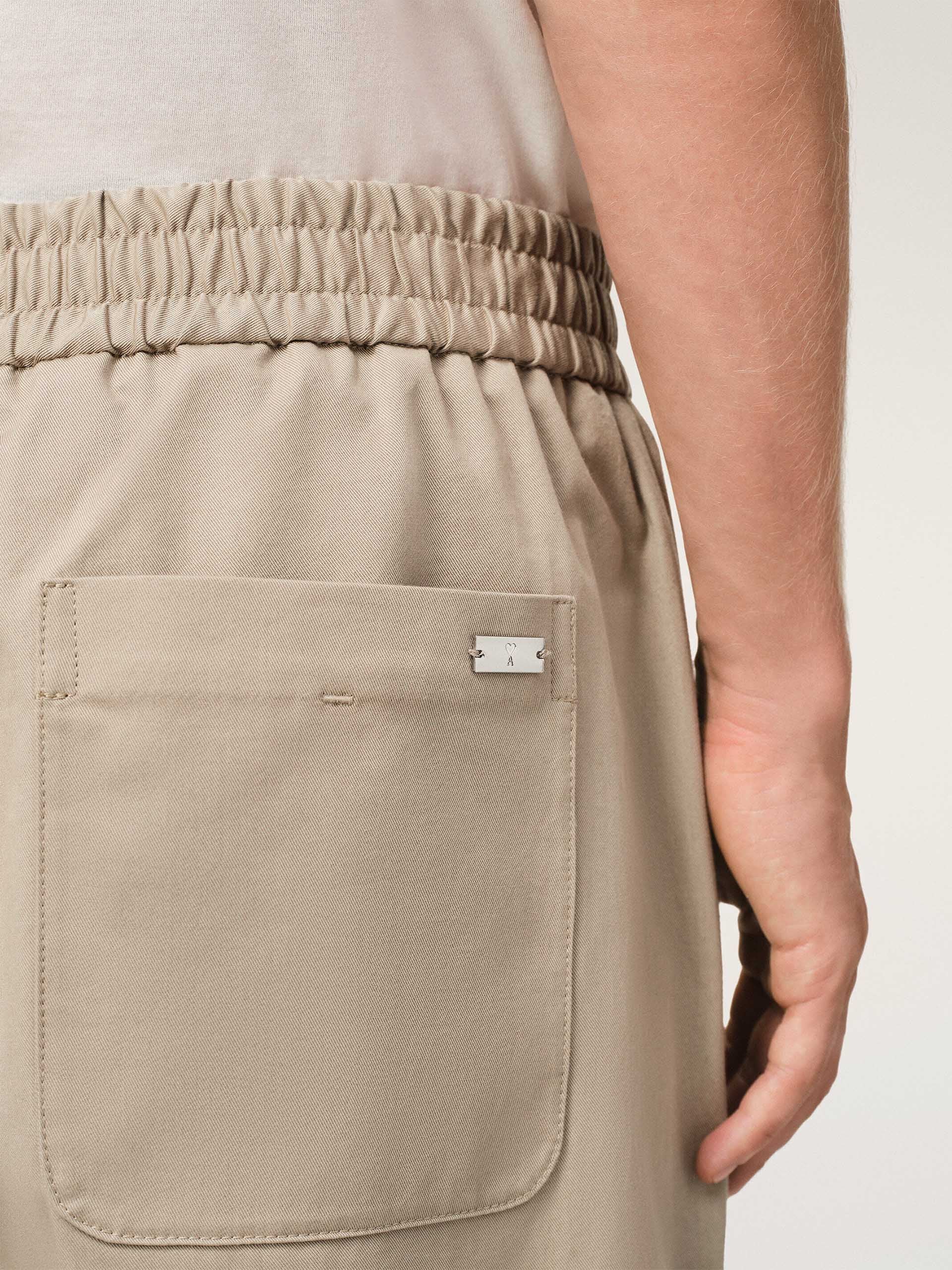 AMI PARIS - Chinohose mit elastischem Bund für Herren