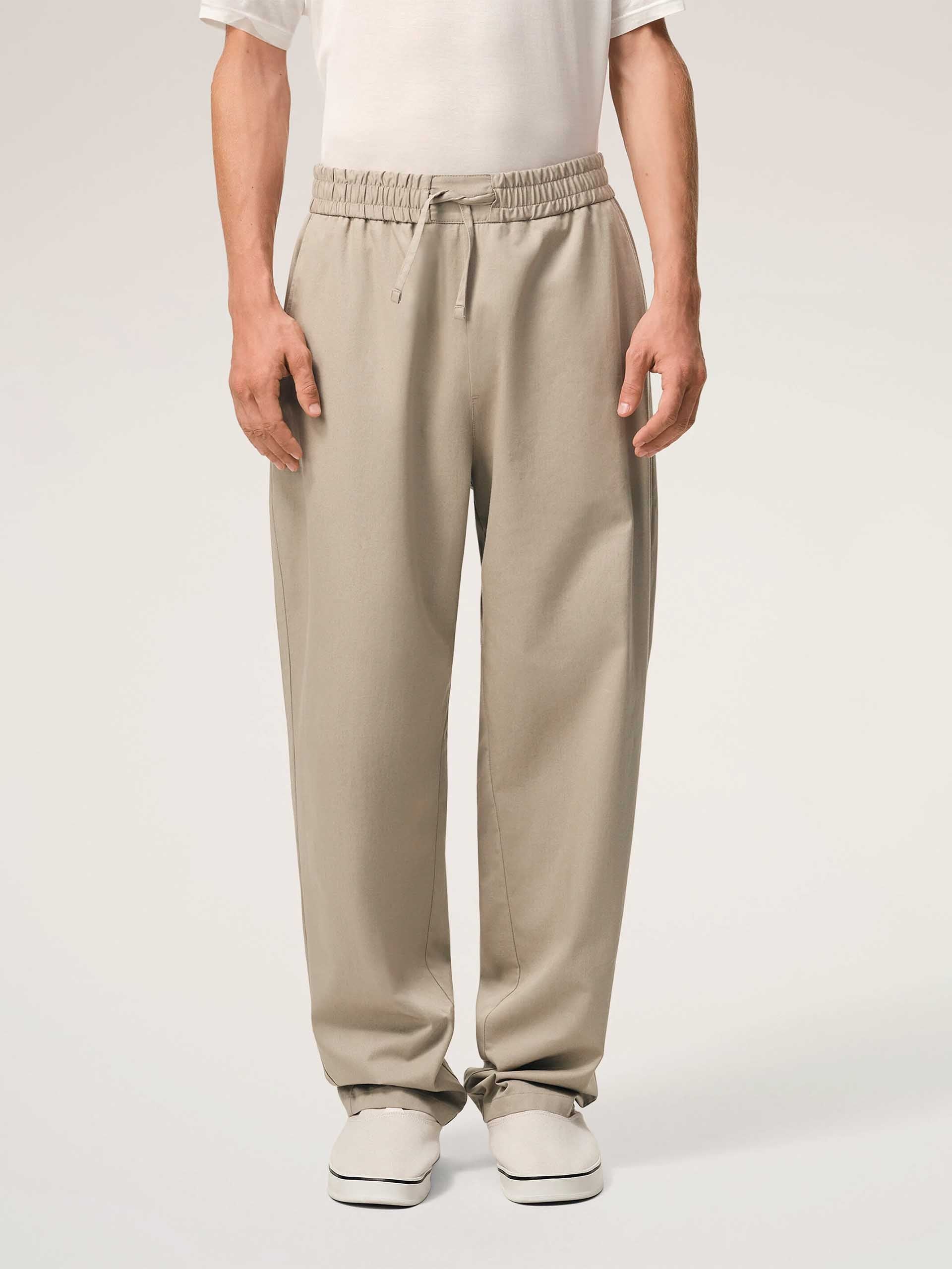 AMI PARIS - Chinohose mit elastischem Bund für Herren