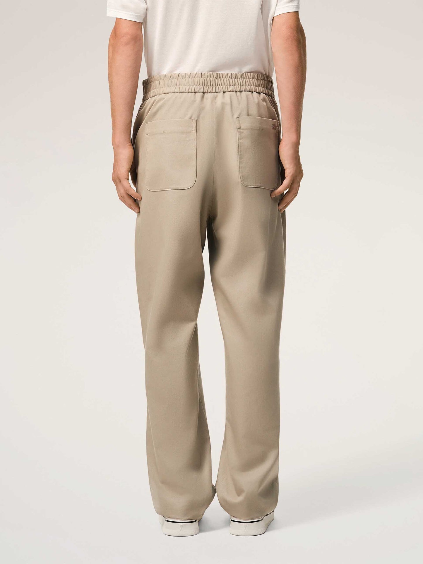 AMI PARIS - Chinohose mit elastischem Bund für Herren