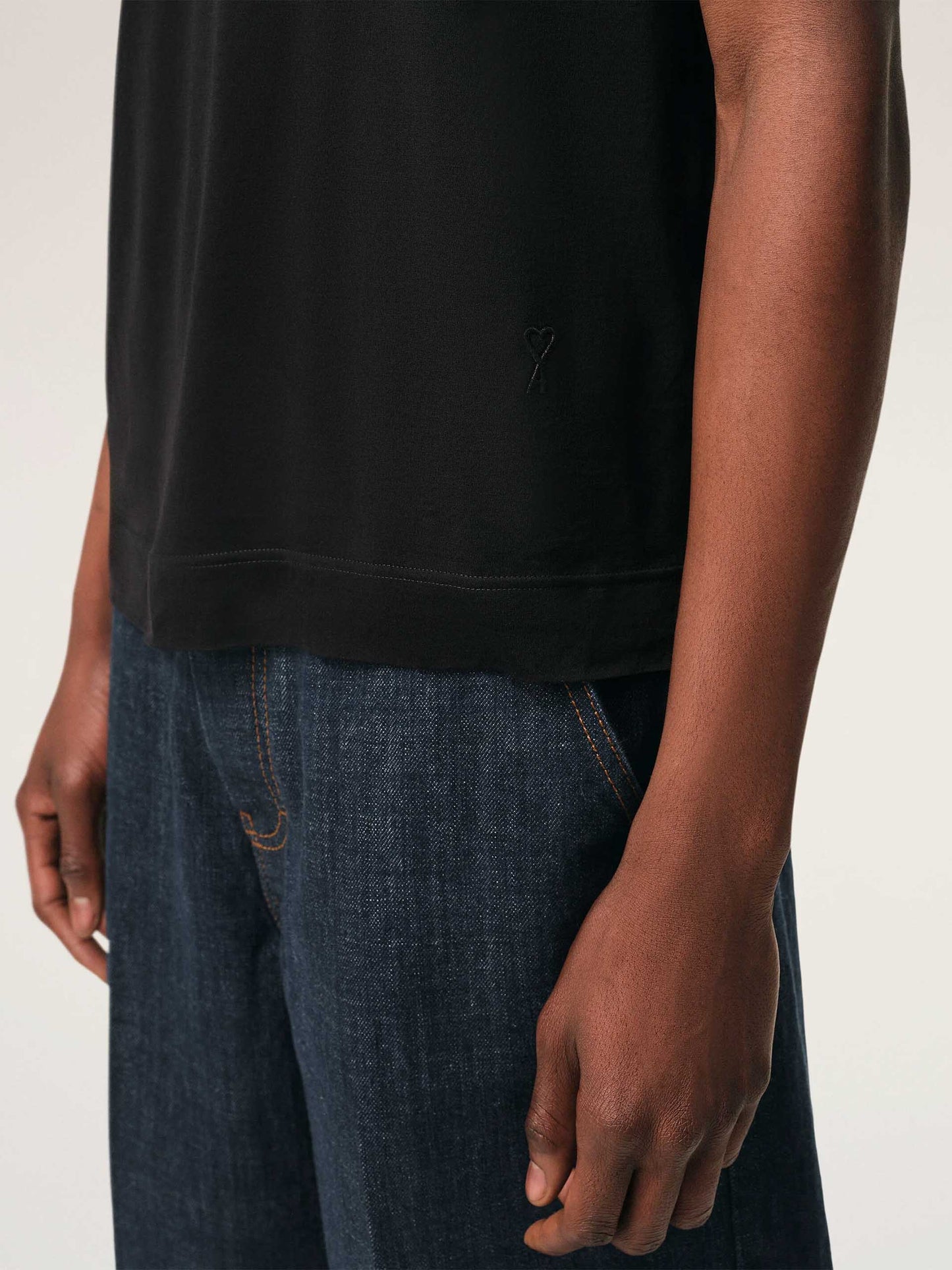 AMI PARIS - T-Shirt Ami De Coeur aus Baumwolljersey Schwarz - Black