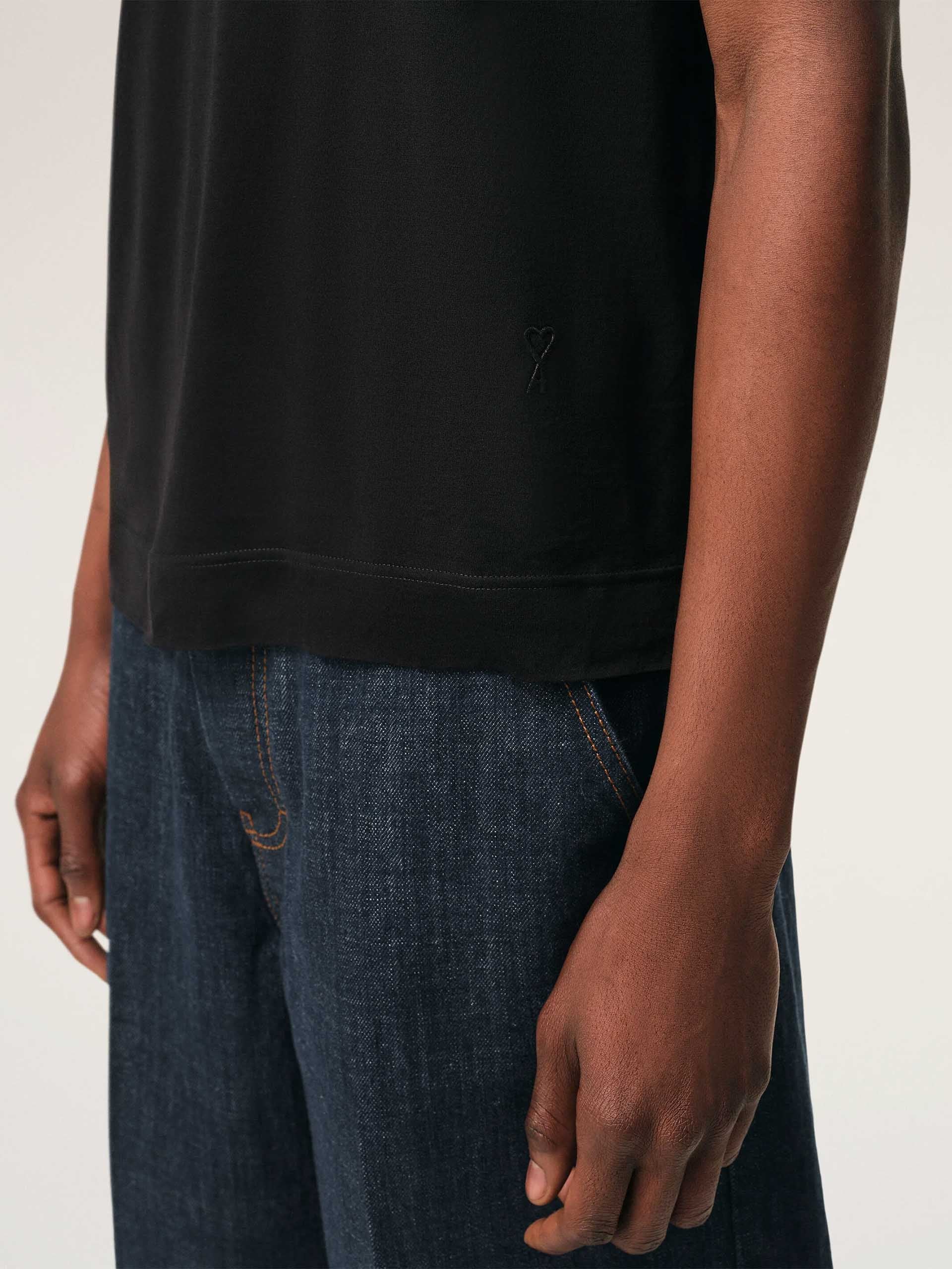 AMI PARIS - T-Shirt Ami De Coeur aus Baumwolljersey Schwarz - Black