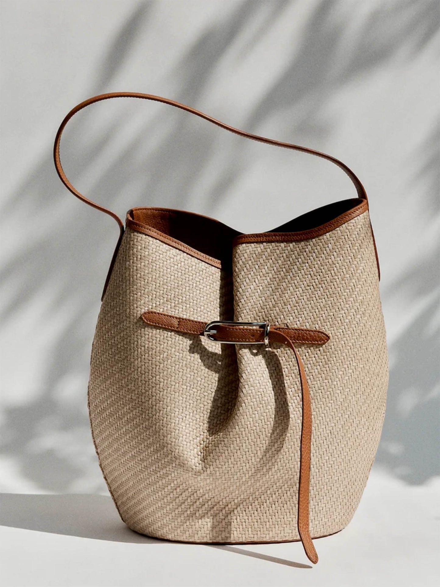 LIFFNER - Bucket Bag Large aus Raffia Beige
