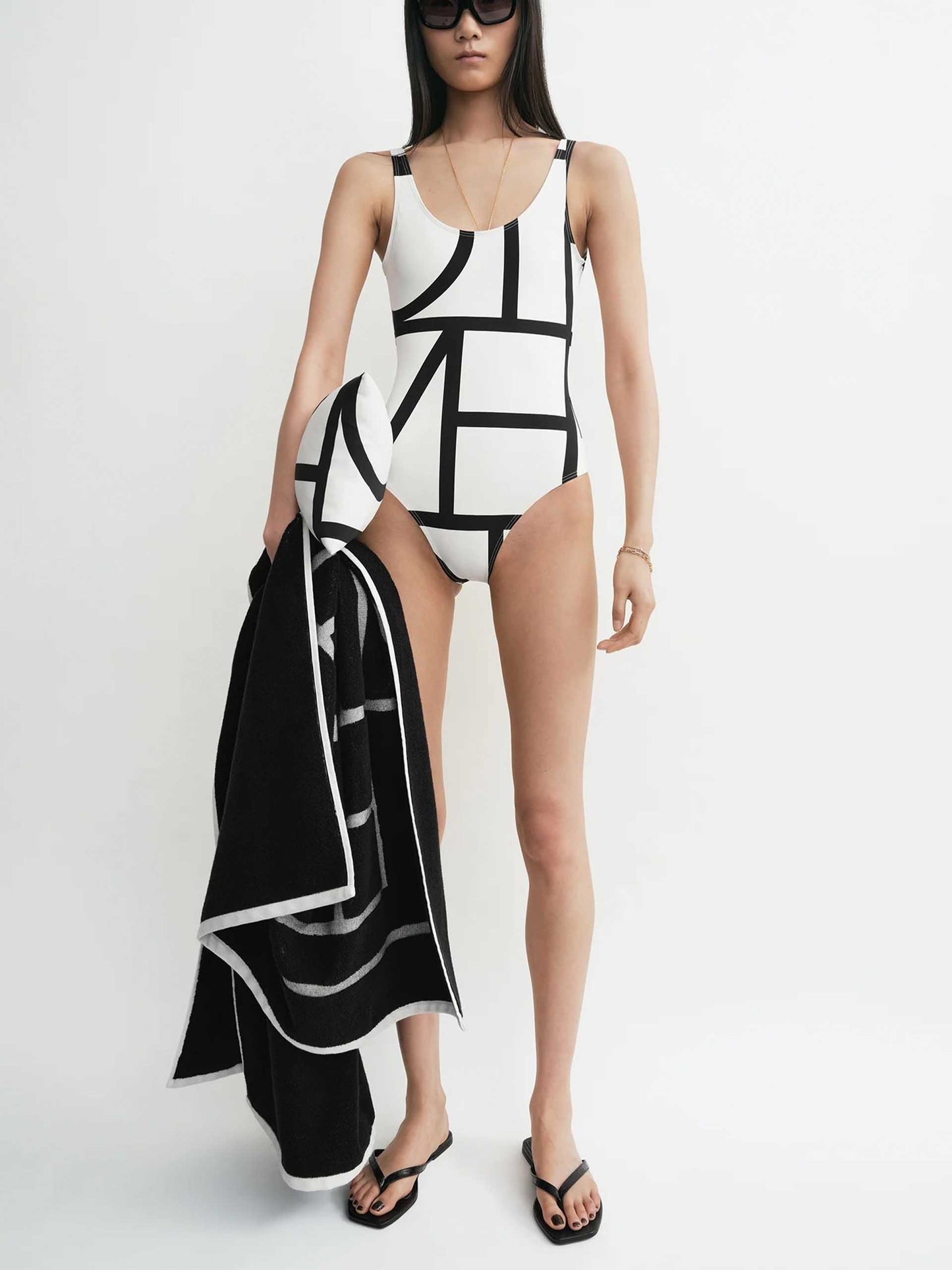 TOTEME - Monogramm-Badeanzug für Damen Weiß Schwarz Tofu Black